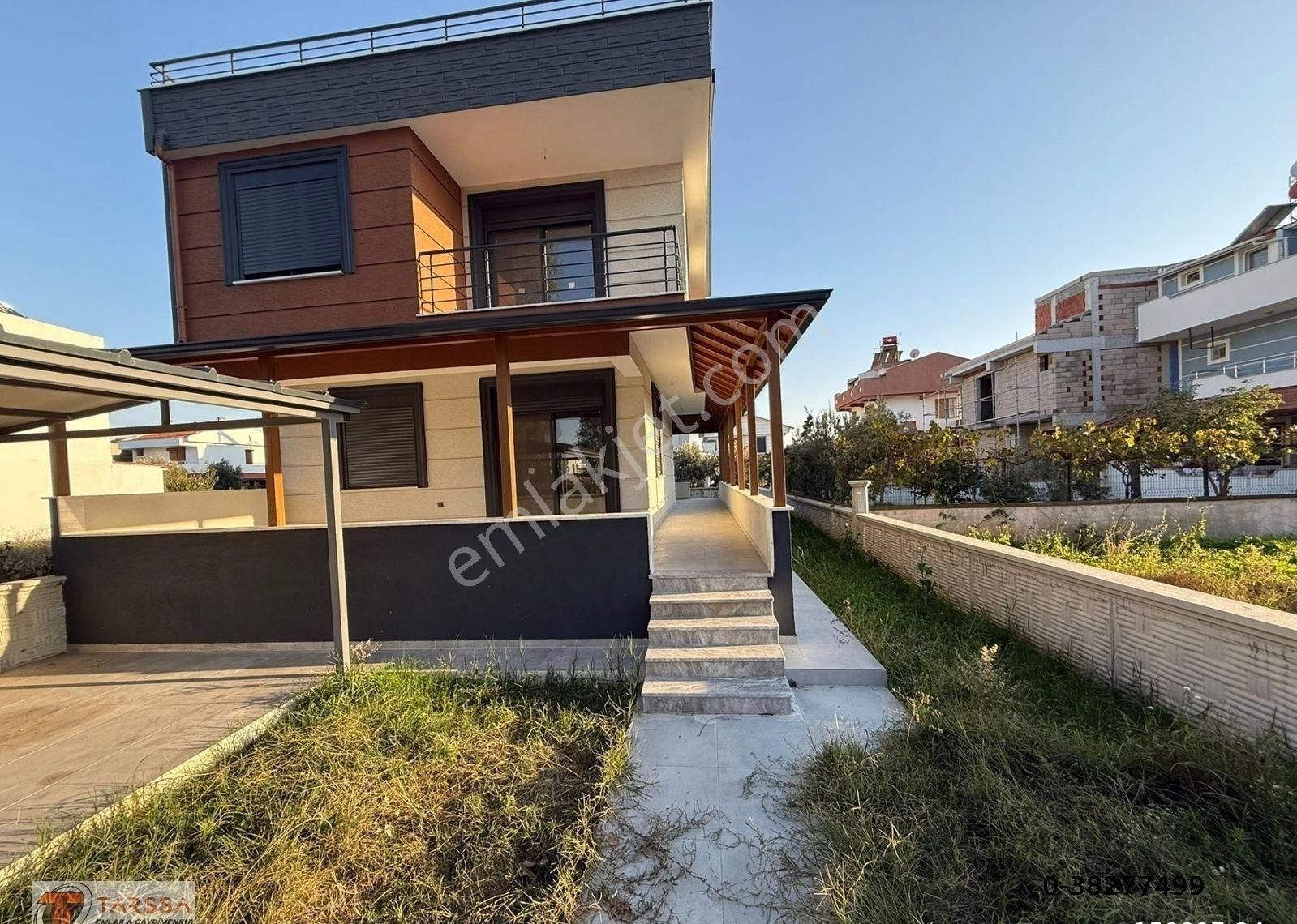 Tarssa Gayrimenkul'den Dikili Cumhuriyet Mh. Denize Yakın 4+1 Satılık Triplex Villa! - Görsel 9