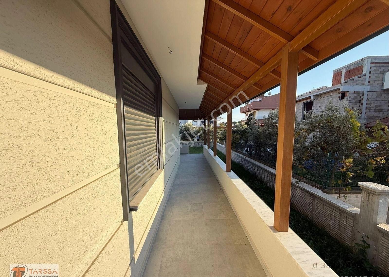 Tarssa Gayrimenkul'den Dikili Cumhuriyet Mh. Denize Yakın 4+1 Satılık Triplex Villa! - Görsel 18