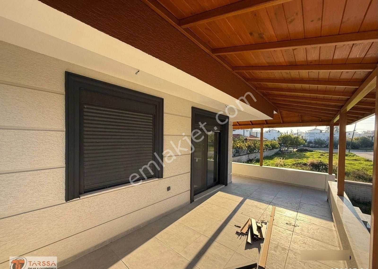 Tarssa Gayrimenkul'den Dikili Cumhuriyet Mh. Denize Yakın 4+1 Satılık Triplex Villa! - Görsel 5