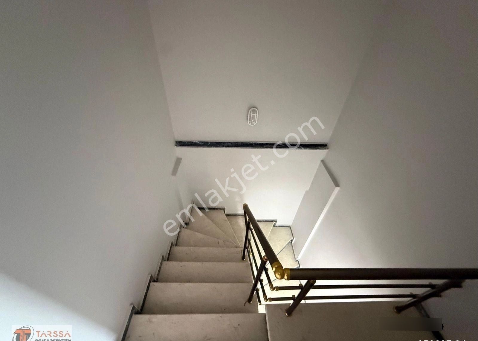 Tarssa Gayrimenkul'den Dikili Cumhuriyet Mh. Denize Yakın 4+1 Satılık Triplex Villa! - Görsel 6