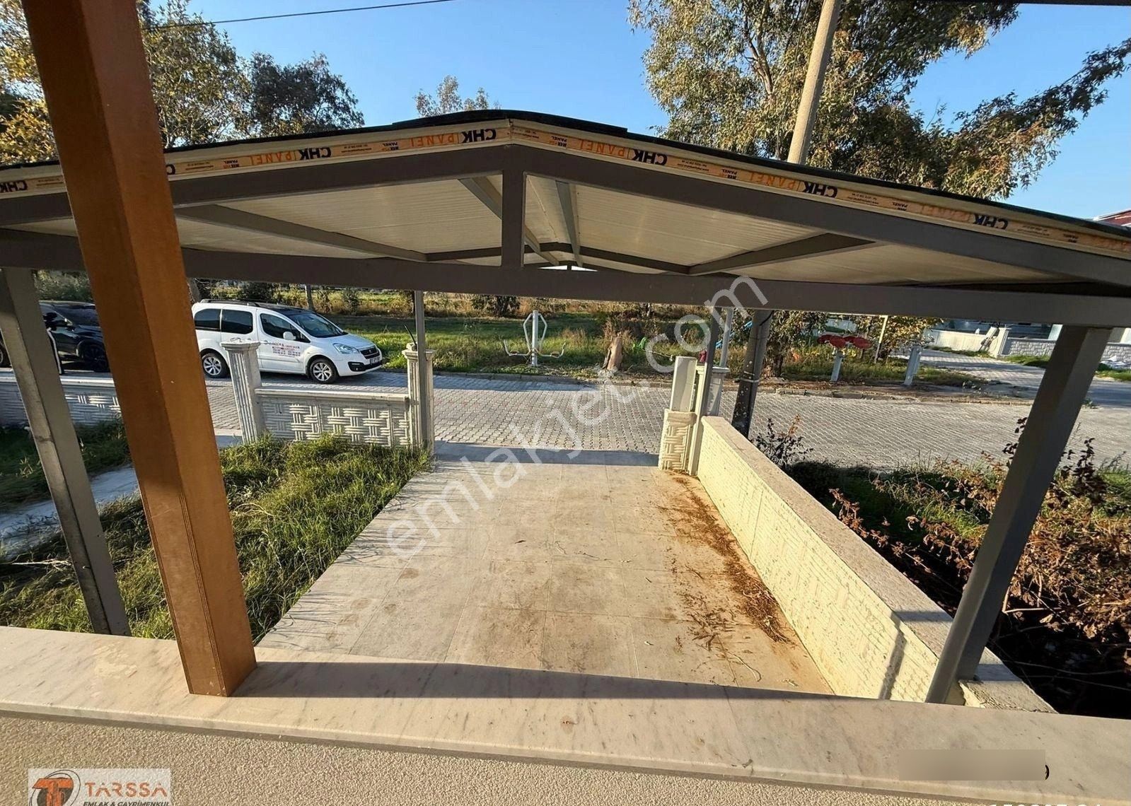 Tarssa Gayrimenkul'den Dikili Cumhuriyet Mh. Denize Yakın 4+1 Satılık Triplex Villa! - Görsel 4