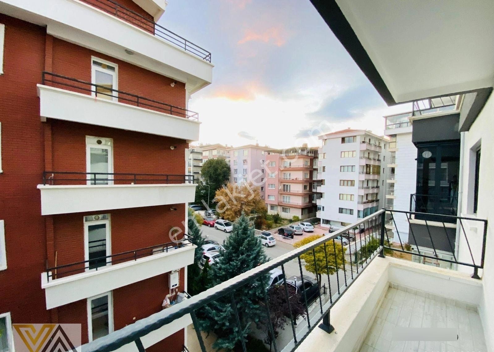 Anıtkabir Manzaralı Sıfır Bina Ara Katta Satılık 3+1 Daire !! - Görsel 22