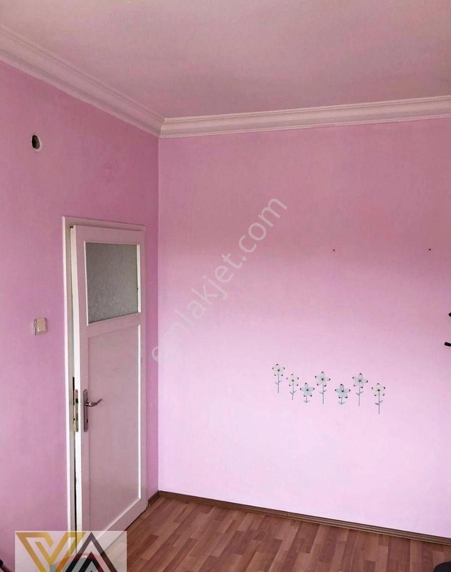 Valentia'dan İleri Mahallesinde Ara Katta Satılık 2+1 Daire !!! - Görsel 8