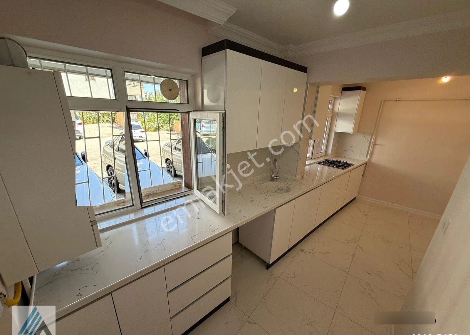 Atanora Vadi'den Dikmen'de Dayanışma Sokak Üzerinde 2+1 , 95 M2 Ön Cephe Full Yapılı Giriş - Görsel 17