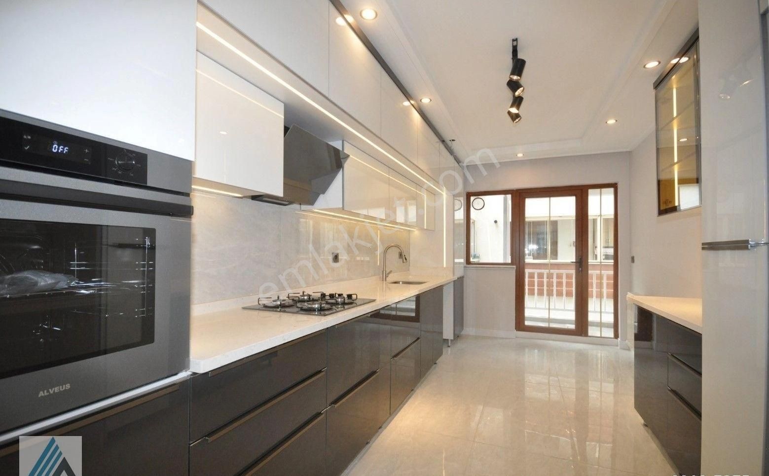 Atanora Vadi'den İlker Cadde Üzeri Lüks Yapılı Ön Cephe 2 Banyolu 3+1 - Görsel 23