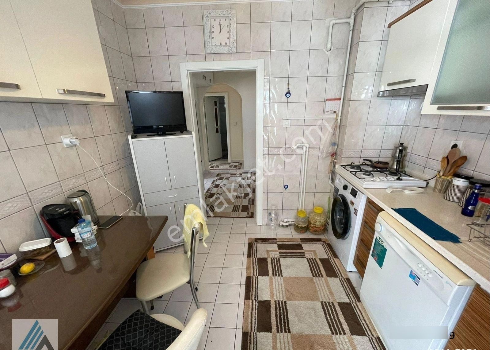 Atanora Vadi'den Trt Panora Yakını Ara Kat 3 Cephe Geniş Metraj 2+1