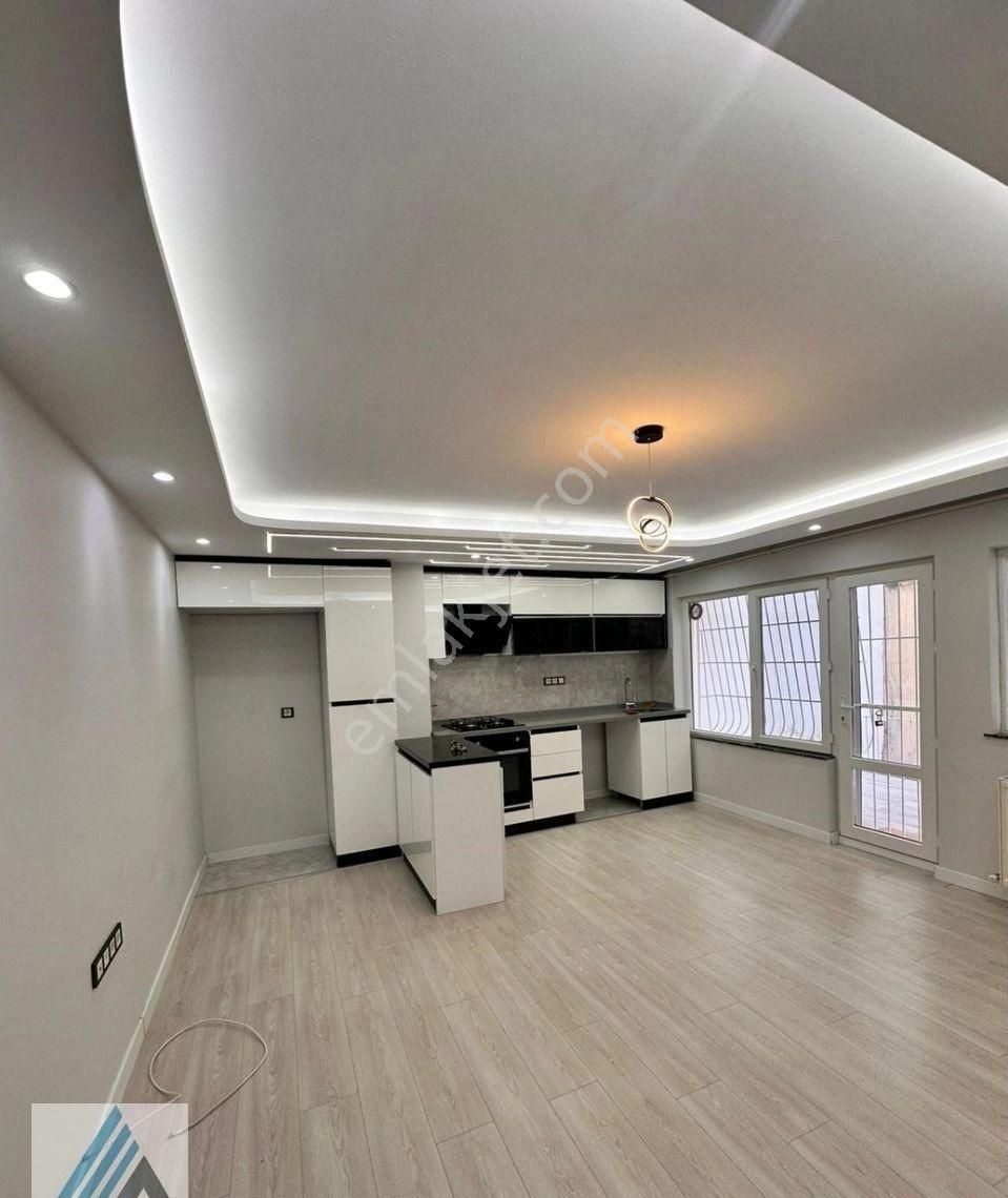 Atanora Vadi'den Sokullu Cad.üzeri Amerikan Mutfak Lüks Yapılı Teras Kullanımlı 3+1 - Görsel 23