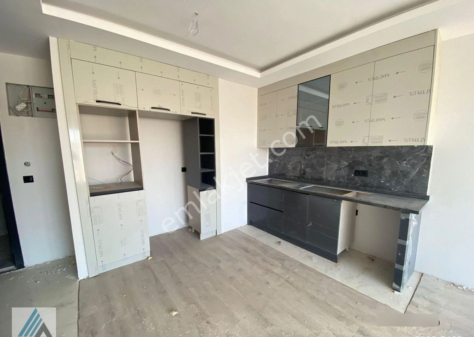 Atanora Vadi'den Crystal Tower 'de Yüksek Katta Panoramik Manzaralı 2+1 - Görsel 14