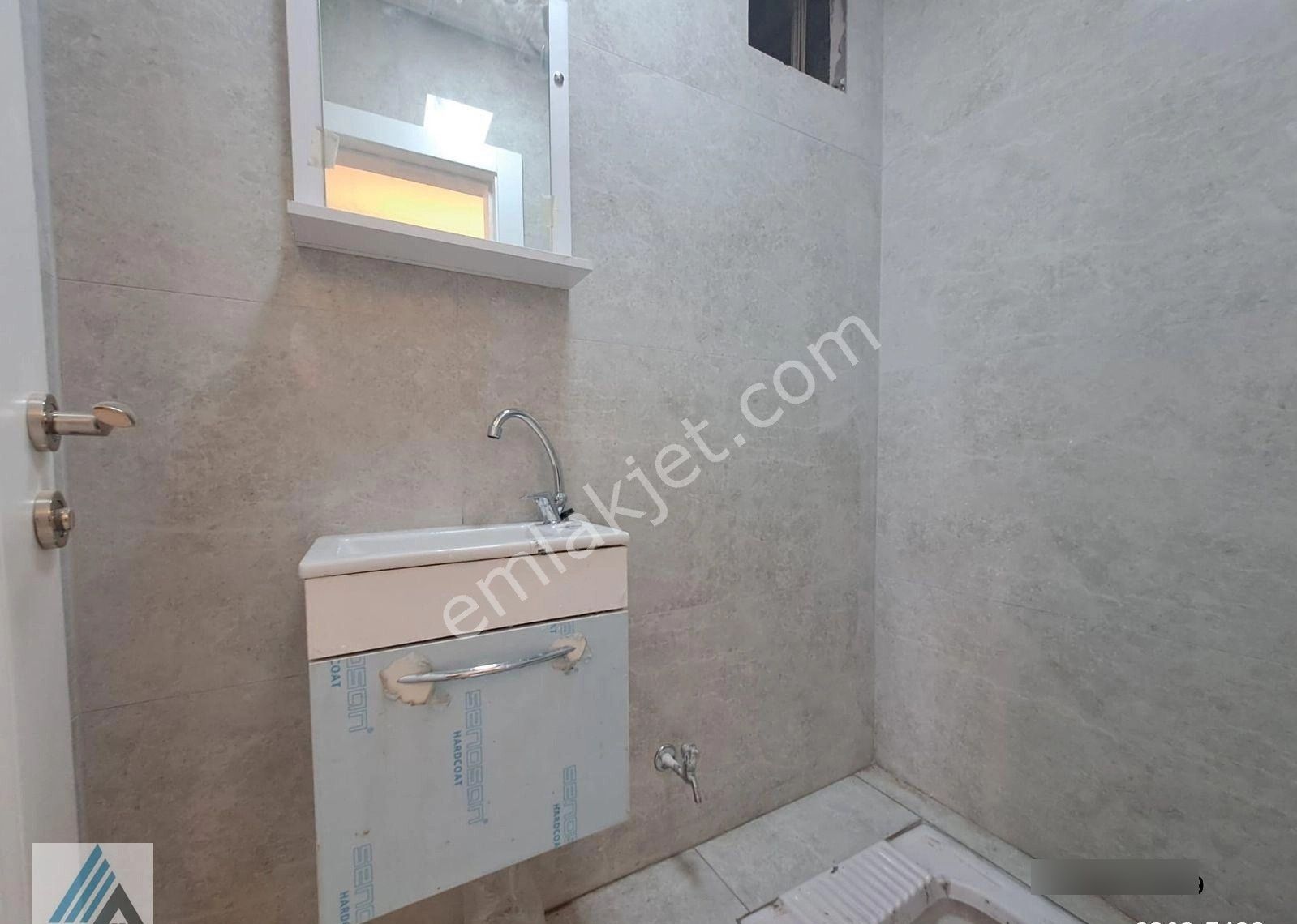 Atanora Vadi'den Dikmende Cadde Yakını Yapılı Ara Kat 3 Cephe Boş Acil Satılık 3+1 - Görsel 21