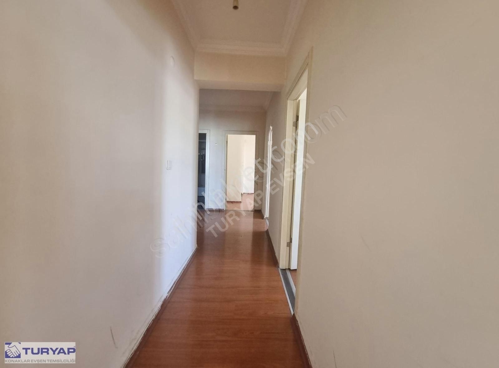 Cebesoy Caddesi Üzerinde Satılık 3+1 Daire - Görsel 3