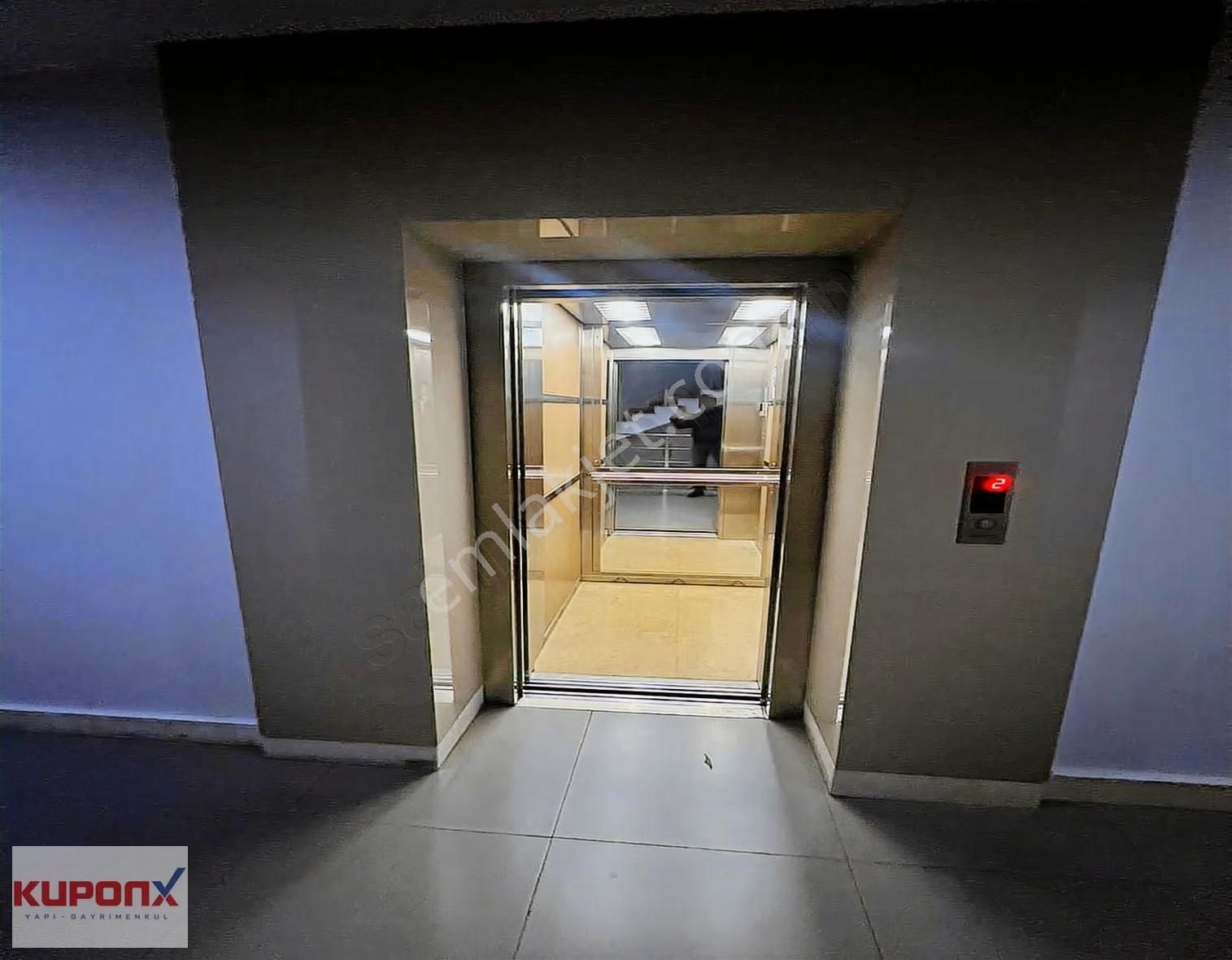 Avcılar Park Evleri'nden Lux Mimarisiyle Havuz Cepheli 2+1 Daire - Görsel 18