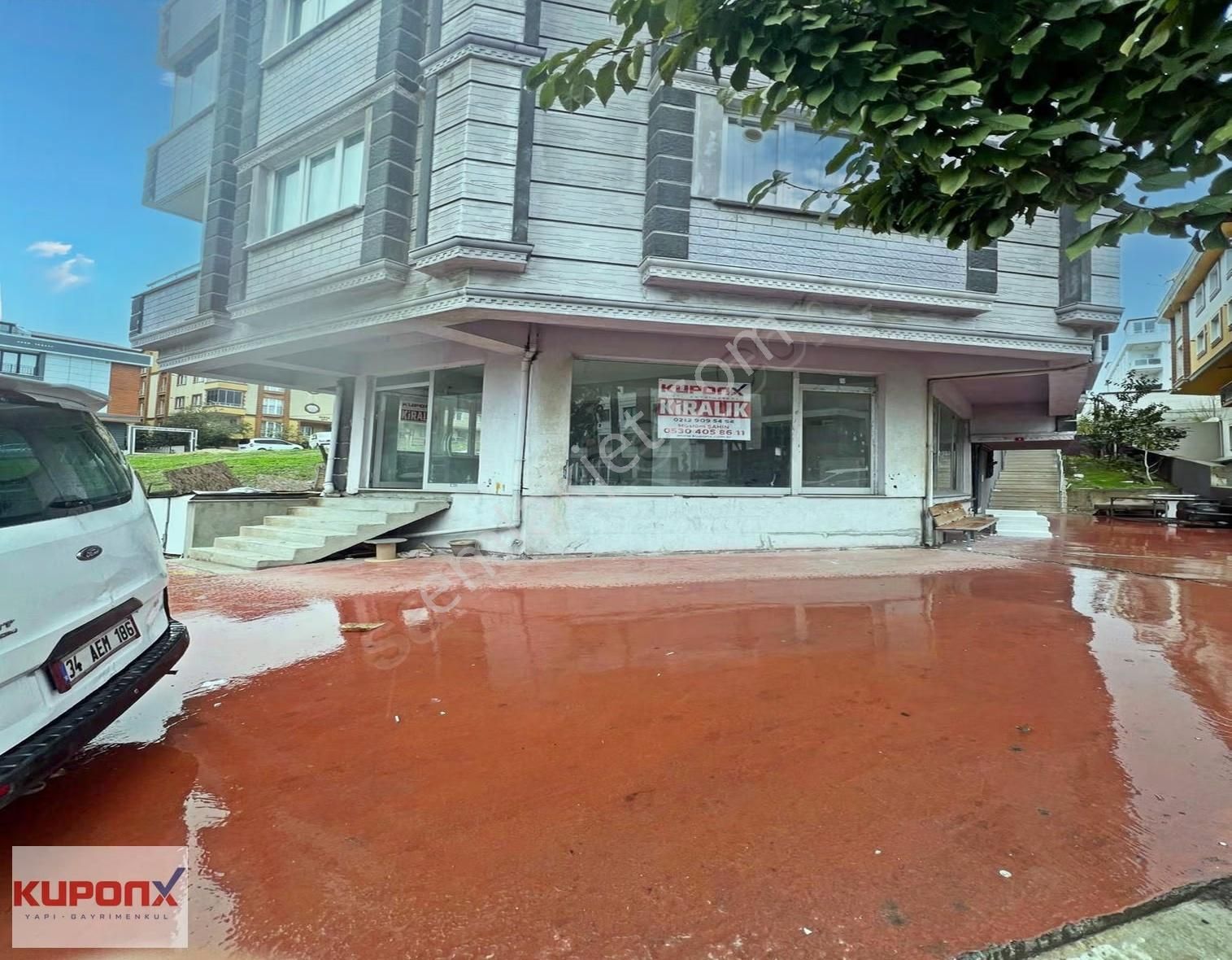 Beylikdüzü Kavaklı'dan İşlek Cadde Üzerinde Geniş M2'li Dükkan !