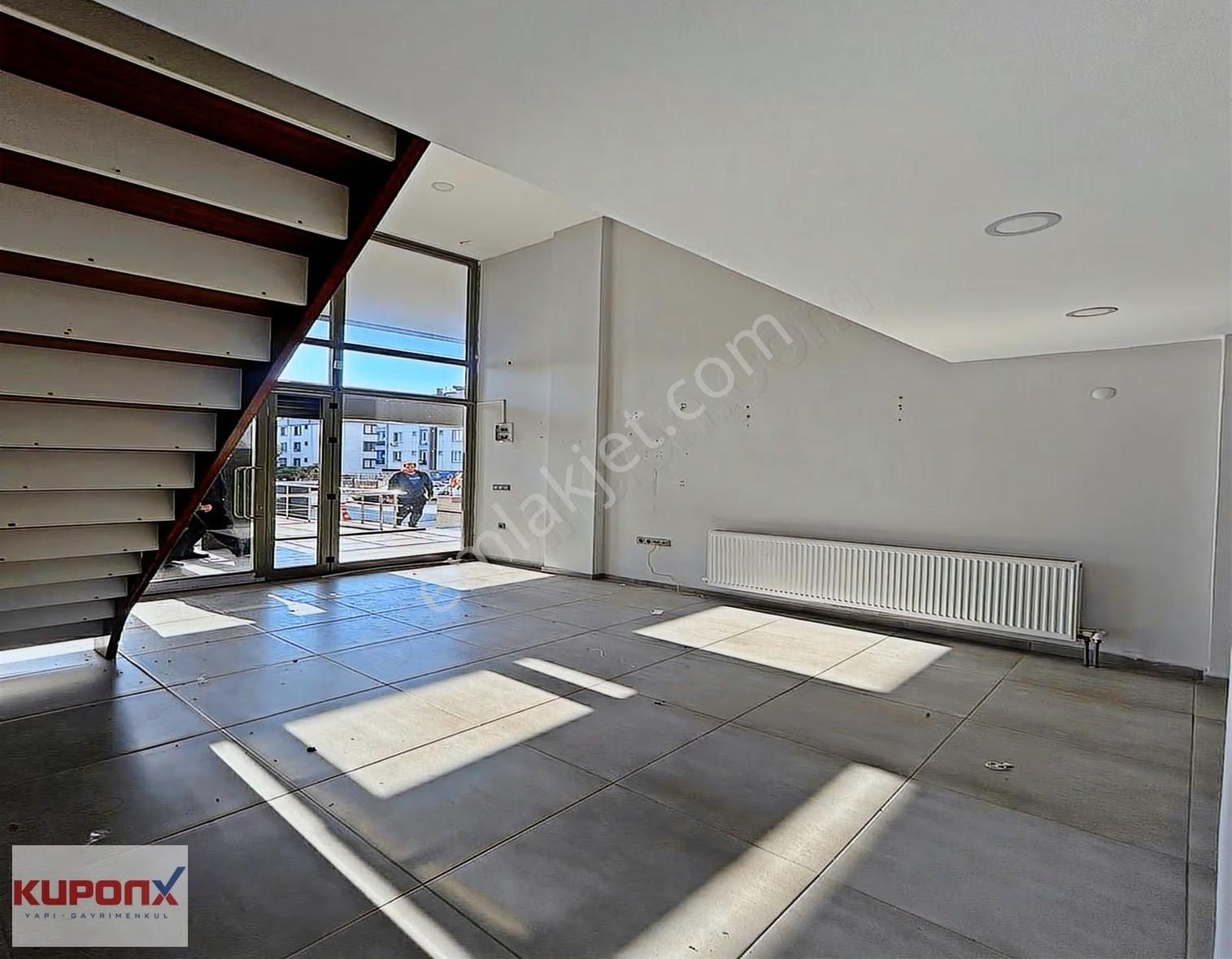 Kavaklı'dan İşlek Cadde Üzerinde Geniş Kullanımlı Kiralık Dükkan - Görsel 21