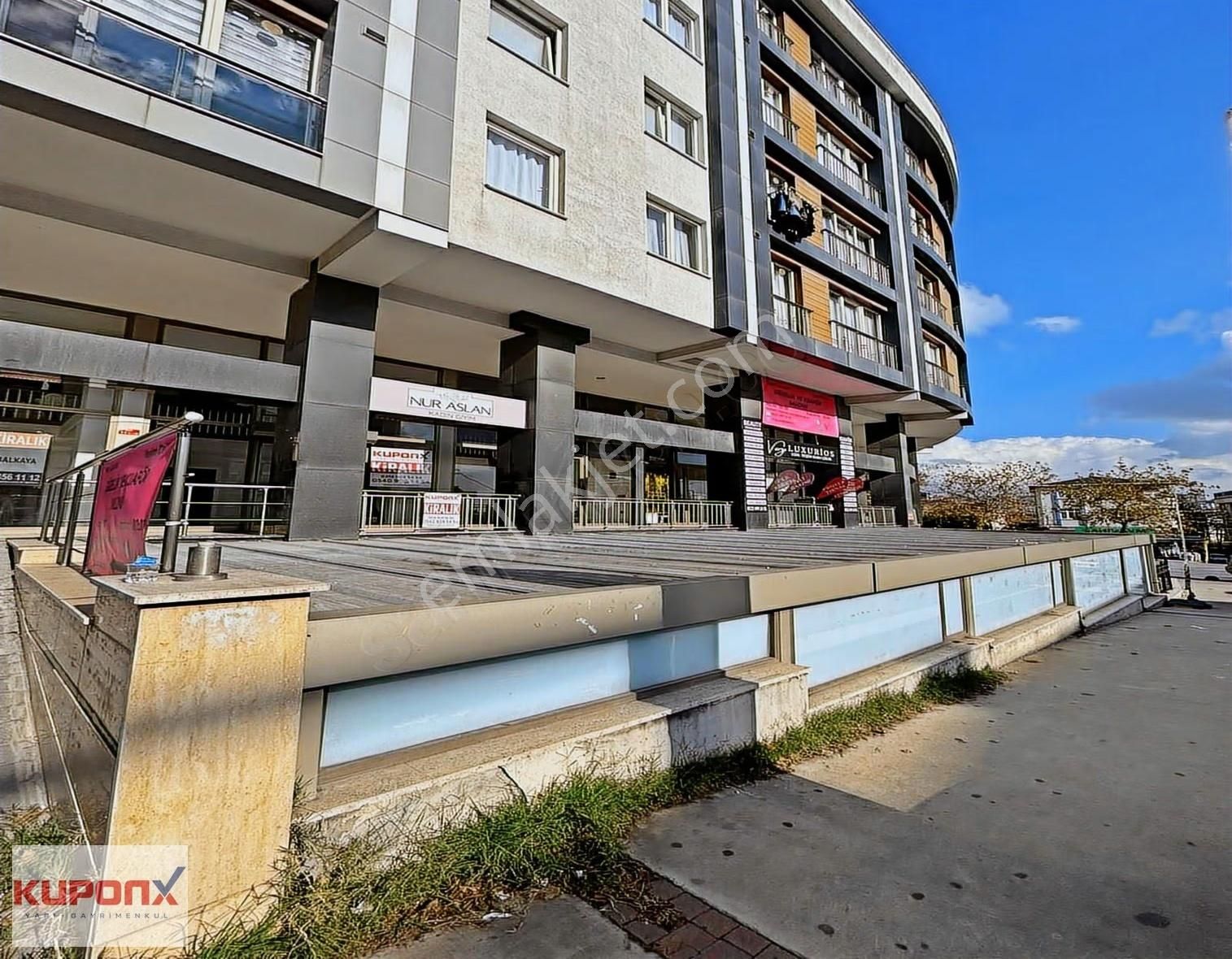 Kavaklı'dan İşlek Cadde Üzerinde Geniş Kullanımlı Kiralık Dükkan - Görsel 10