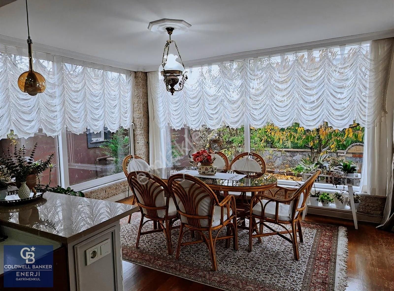 Büyükçekmece Tepekent'te Satılık 7+2 Göl Manzaralı Müstakil Havuzlu Villa - Görsel 10