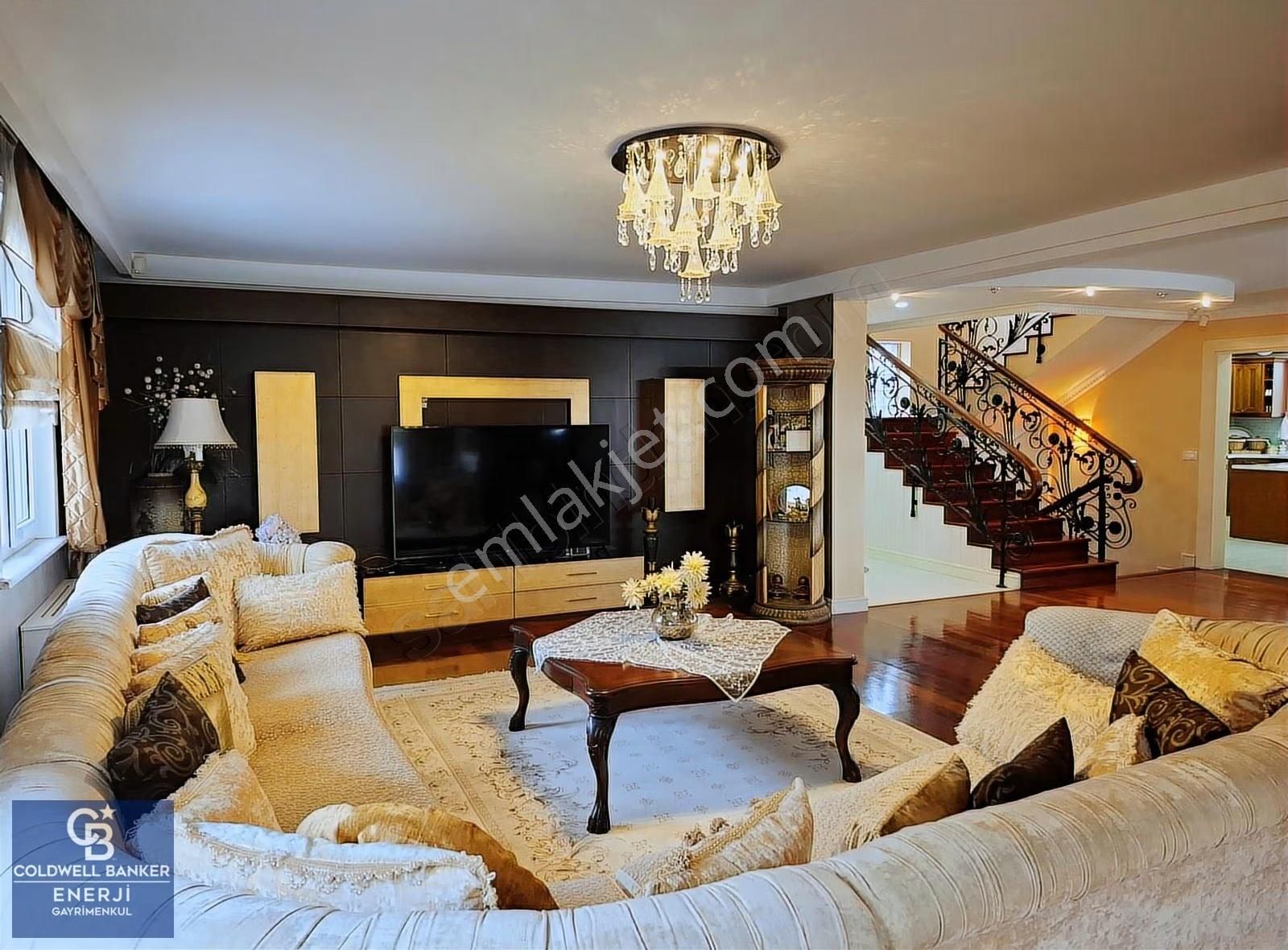 Büyükçekmece Tepekent'te Satılık 7+2 Göl Manzaralı Müstakil Havuzlu Villa - Görsel 13