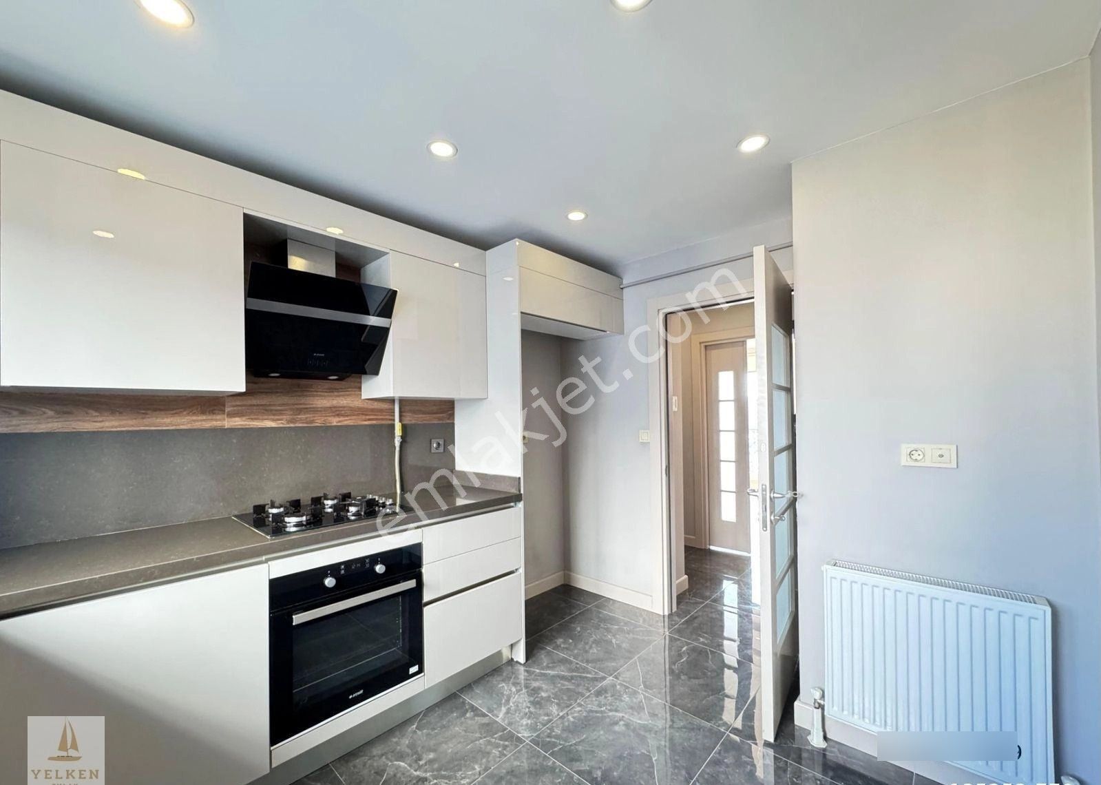 Suadiye'de Bağdat'a Ve Minibüs'e Yakın Yüzme Havuzlu 3+1 Oturuma Hazır Boş - Görsel 4