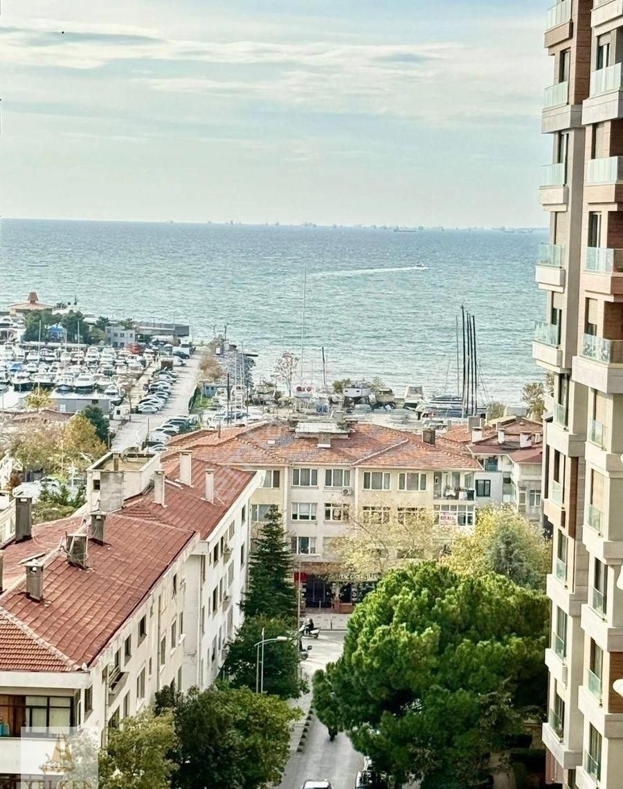 Fenerbahçe'de Deniz Ve Marina Manzaralı 2+1 Ebeveynli Boş Yeni - Görsel 22