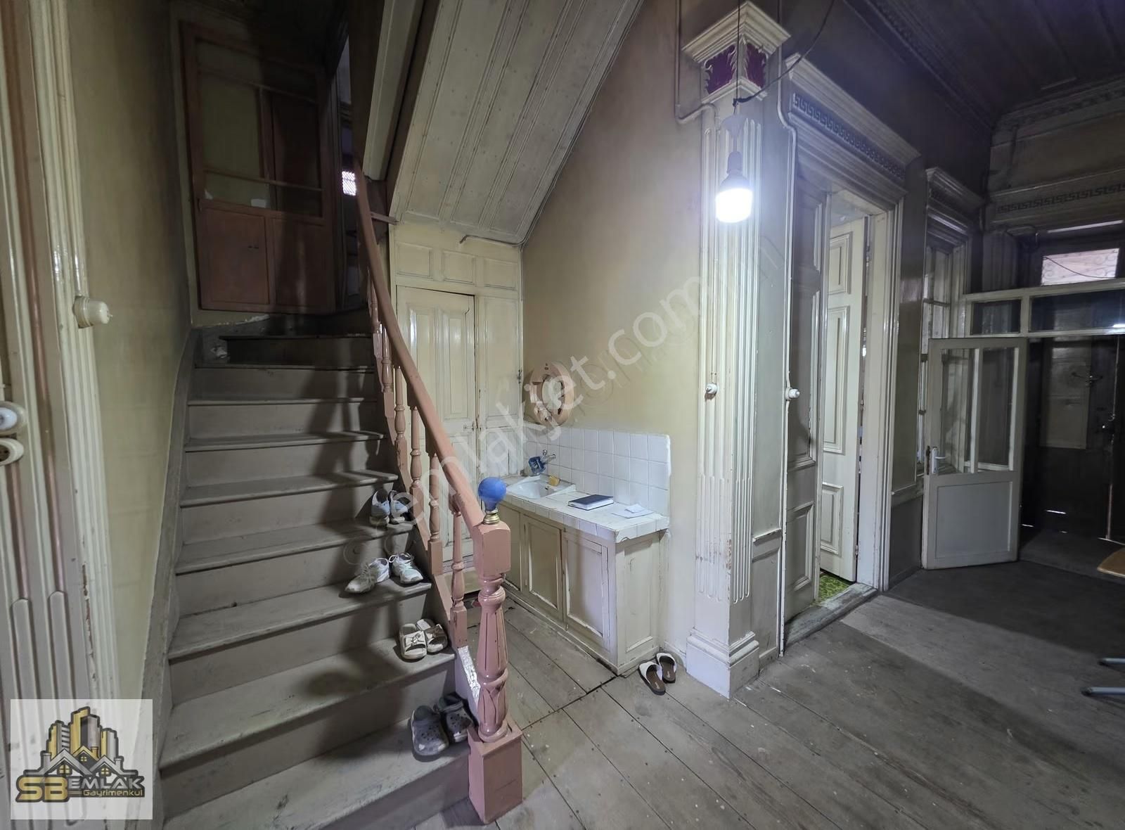 İzmir Tire Sb Emlak Ofisinden Merkezde Tarihi Konak - Görsel 11