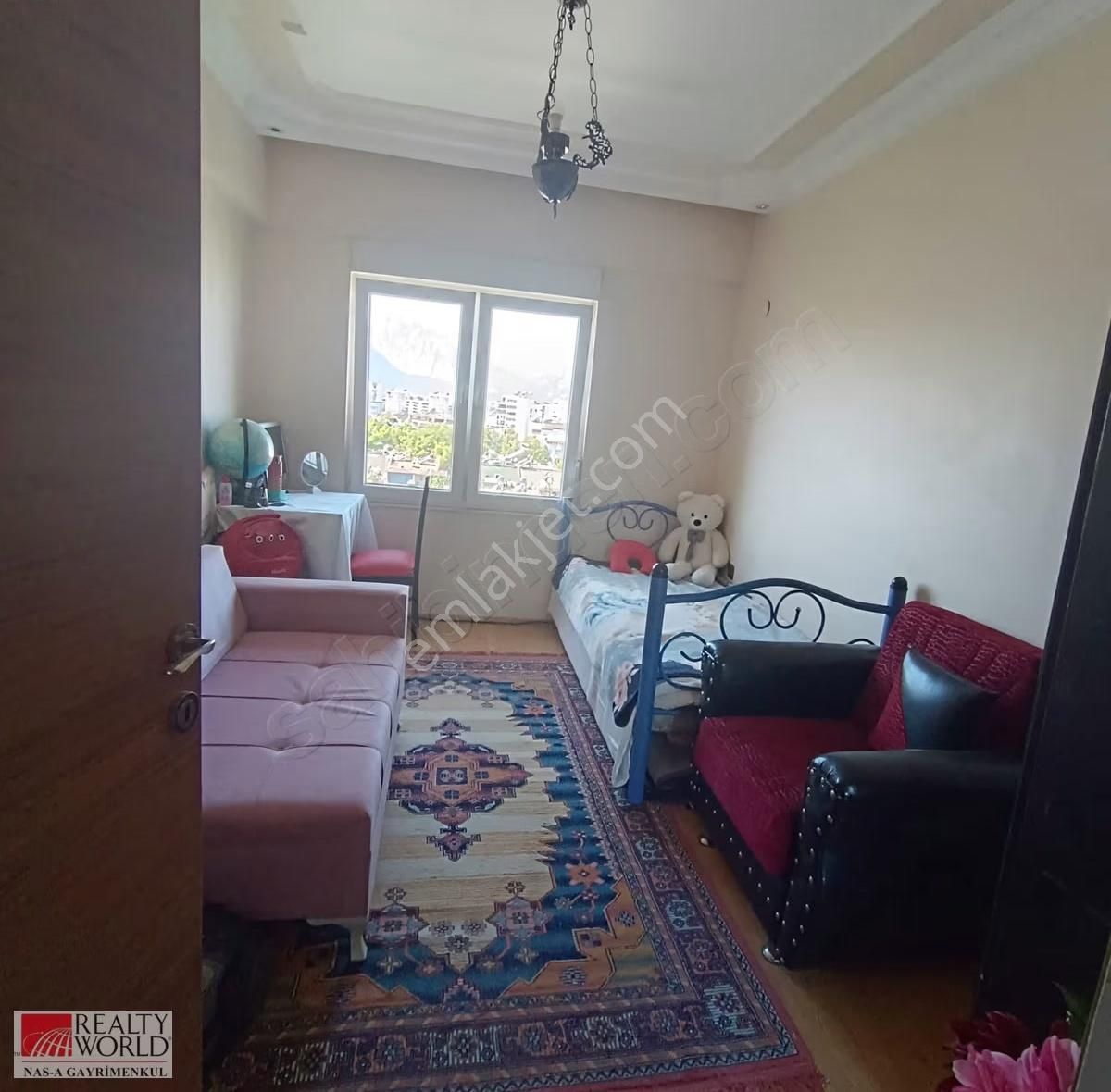 Altınkum Mah. Ana Cadde Üzerinde Satılık 5+1 Dubleks Daire - Görsel 4