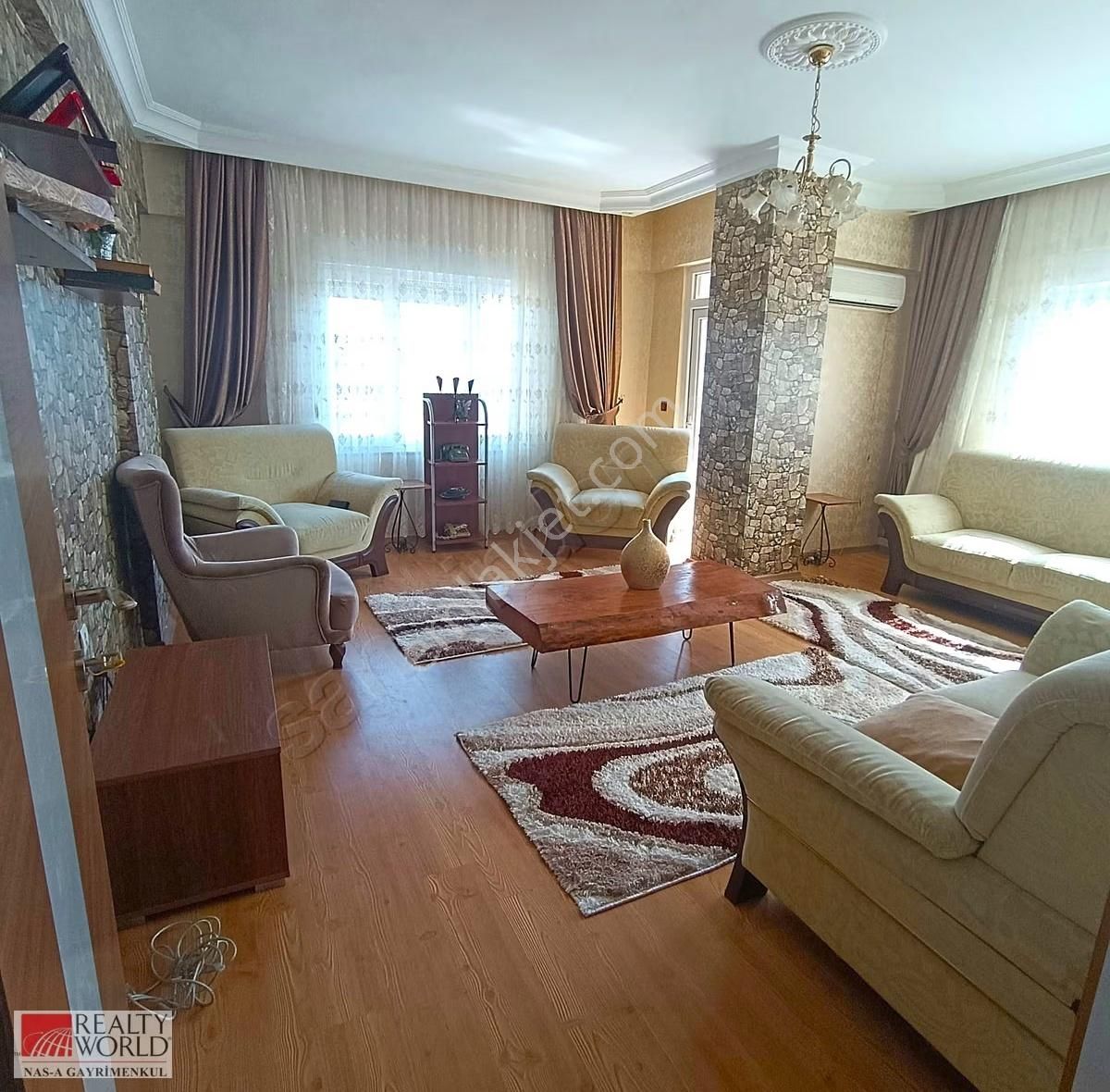 Altınkum Mah. Ana Cadde Üzerinde Satılık 5+1 Dubleks Daire - Görsel 3
