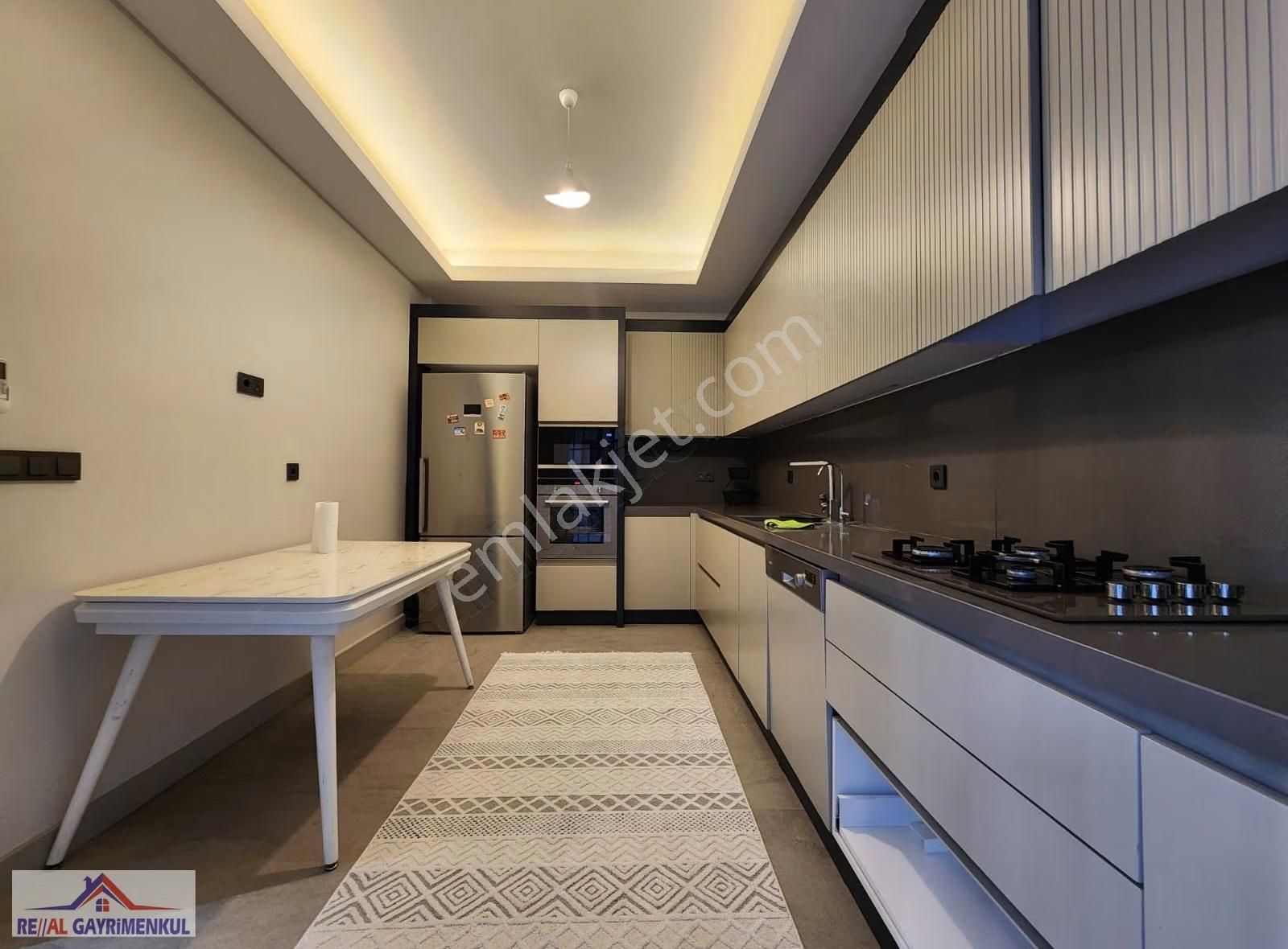 Real Gayrimenkul Kemalpaşa'da Önü Asla Kapanmaz Lüks 4+1 Villa - Görsel 24