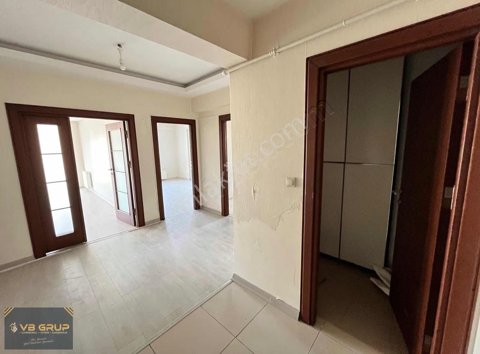 Bahçelievler'de 3+1 Geniş Giyinme Odalı Lokasyonlu Temiz Daire - Görsel 26