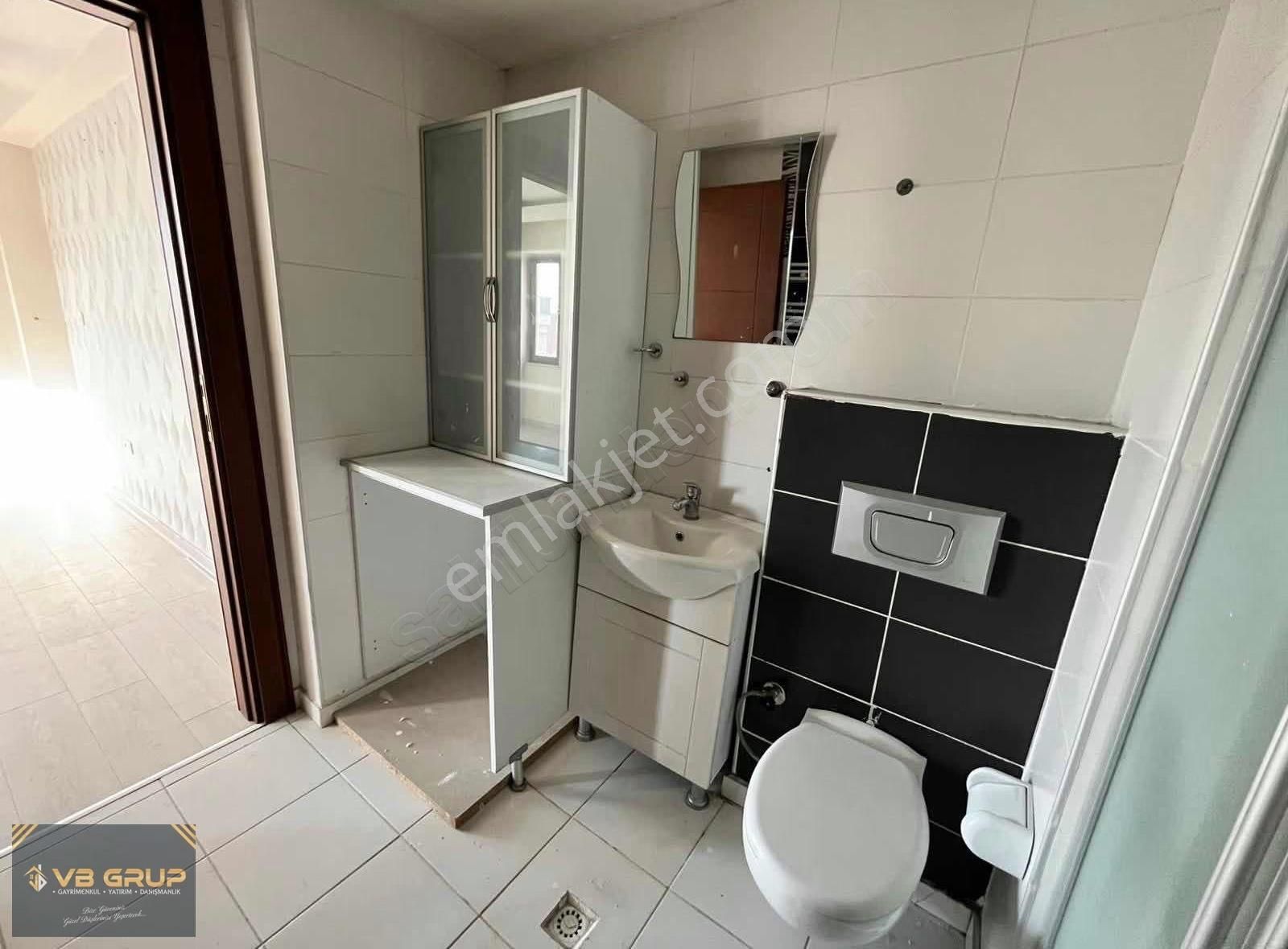 Bahçelievler'de 3+1 Geniş Giyinme Odalı Lokasyonlu Temiz Daire - Görsel 32