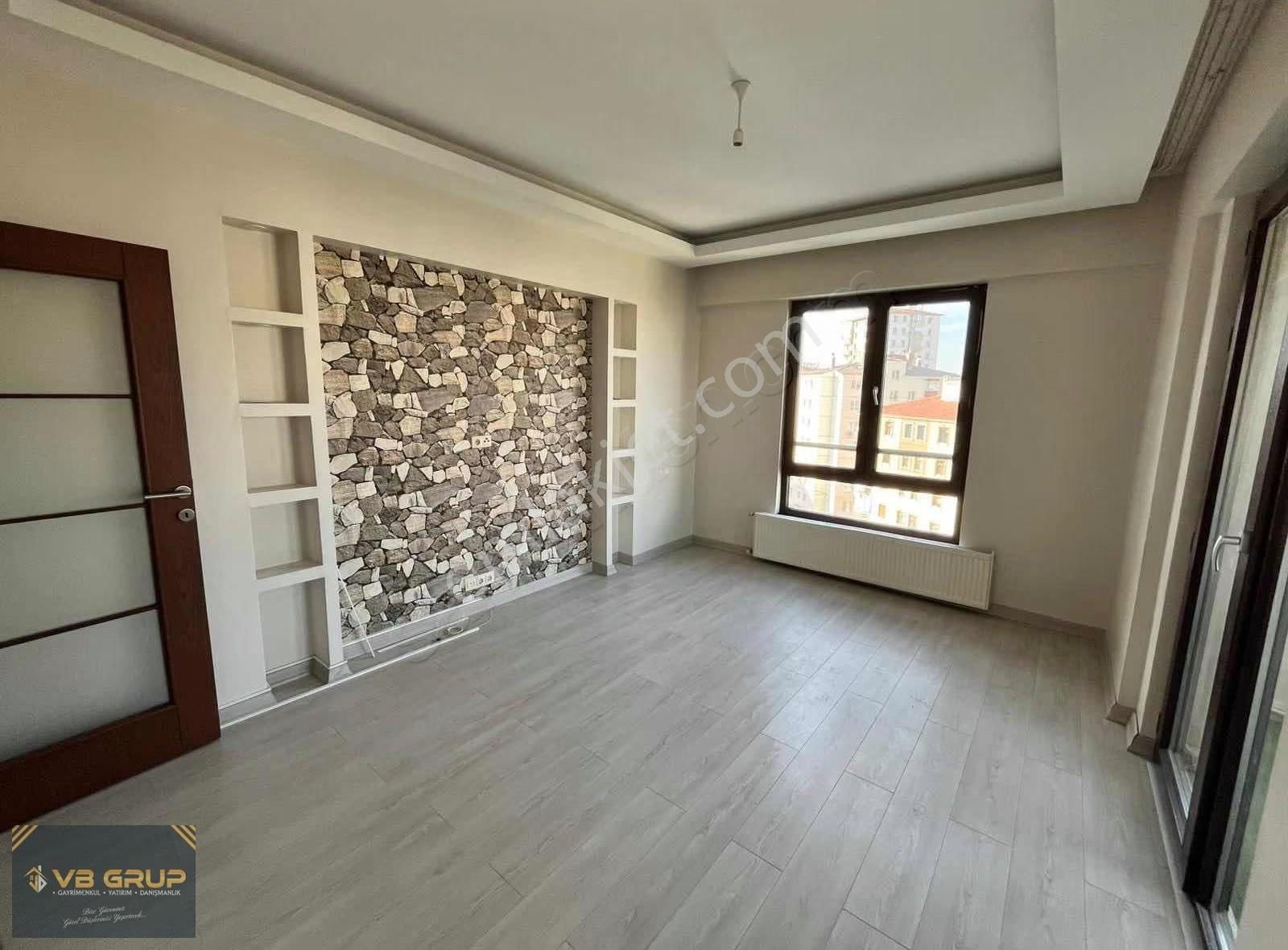 Bahçelievler'de 3+1 Geniş Giyinme Odalı Lokasyonlu Temiz Daire - Görsel 3