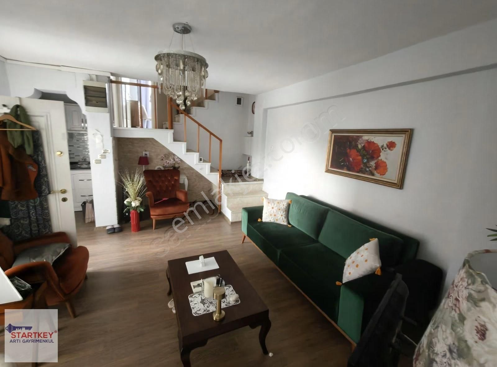 Menderes ,ahmetbeyli'de 3+1 Triplex, Bahçeli Satılık Villa