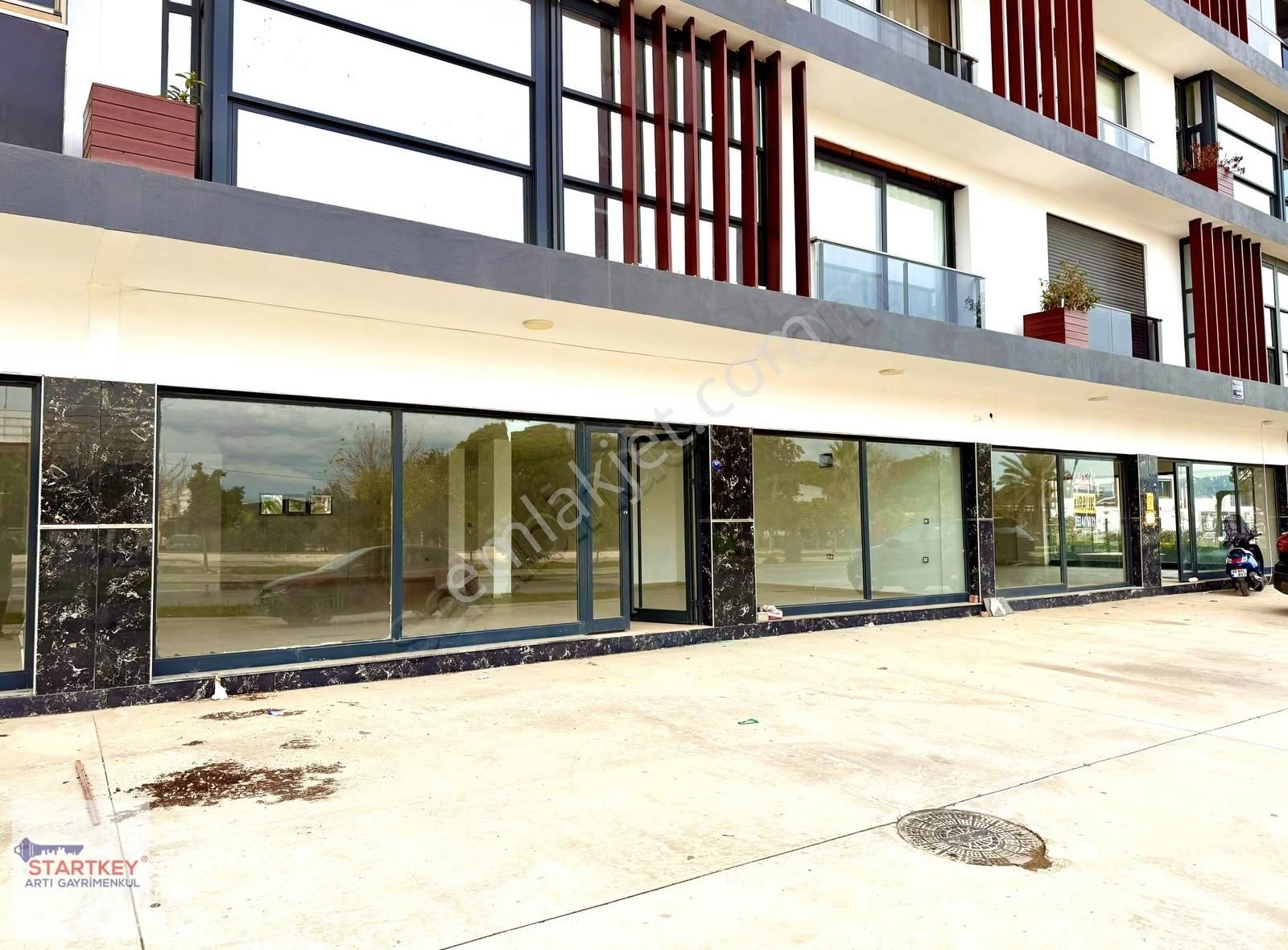 Tire İstasyon Caddesi Satılık Batar Katlı Geniş Cepheli Dükkan - Görsel 7