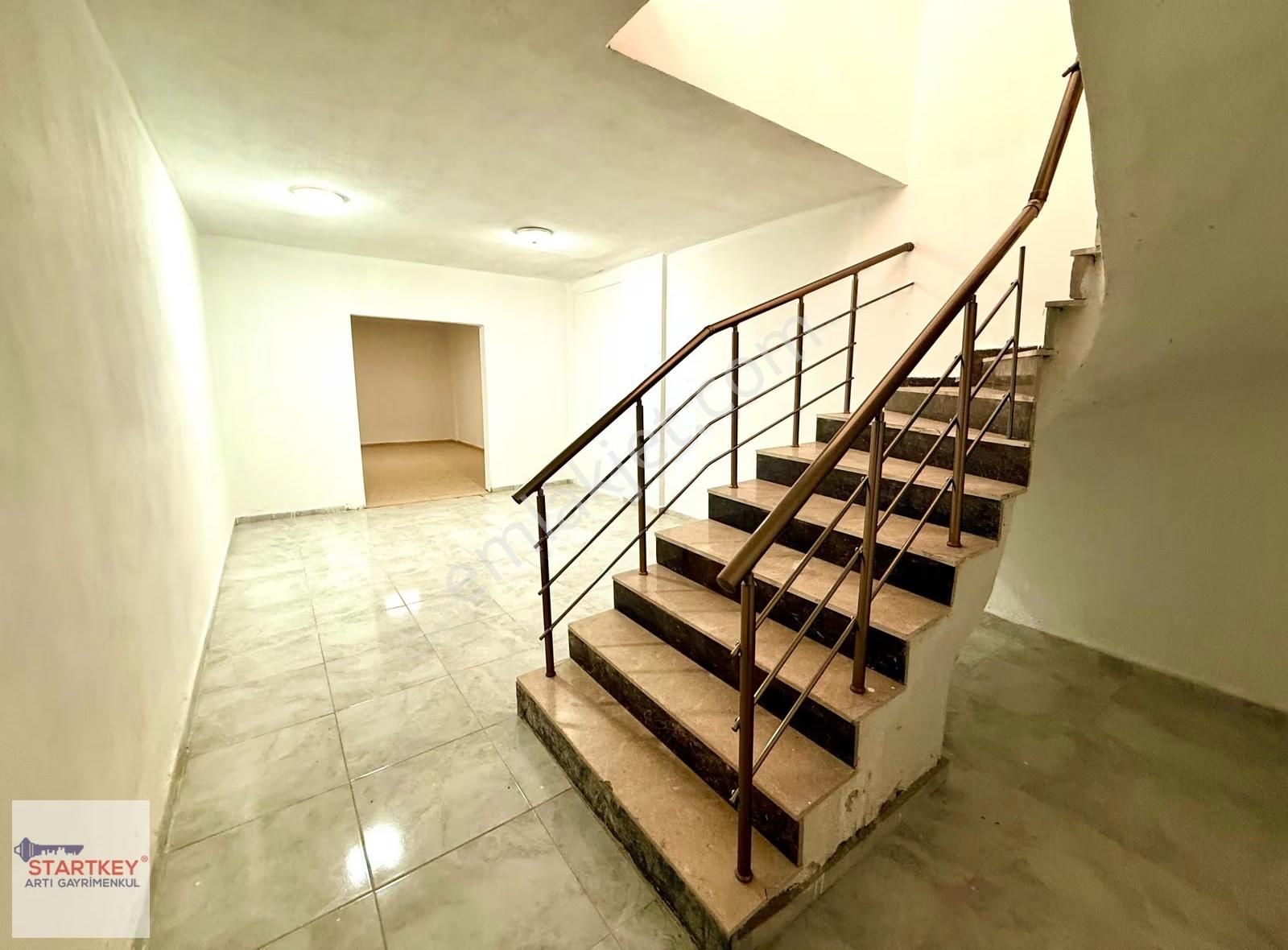 Tire İstasyon Caddesi Satılık Batar Katlı Geniş Cepheli Dükkan - Görsel 20