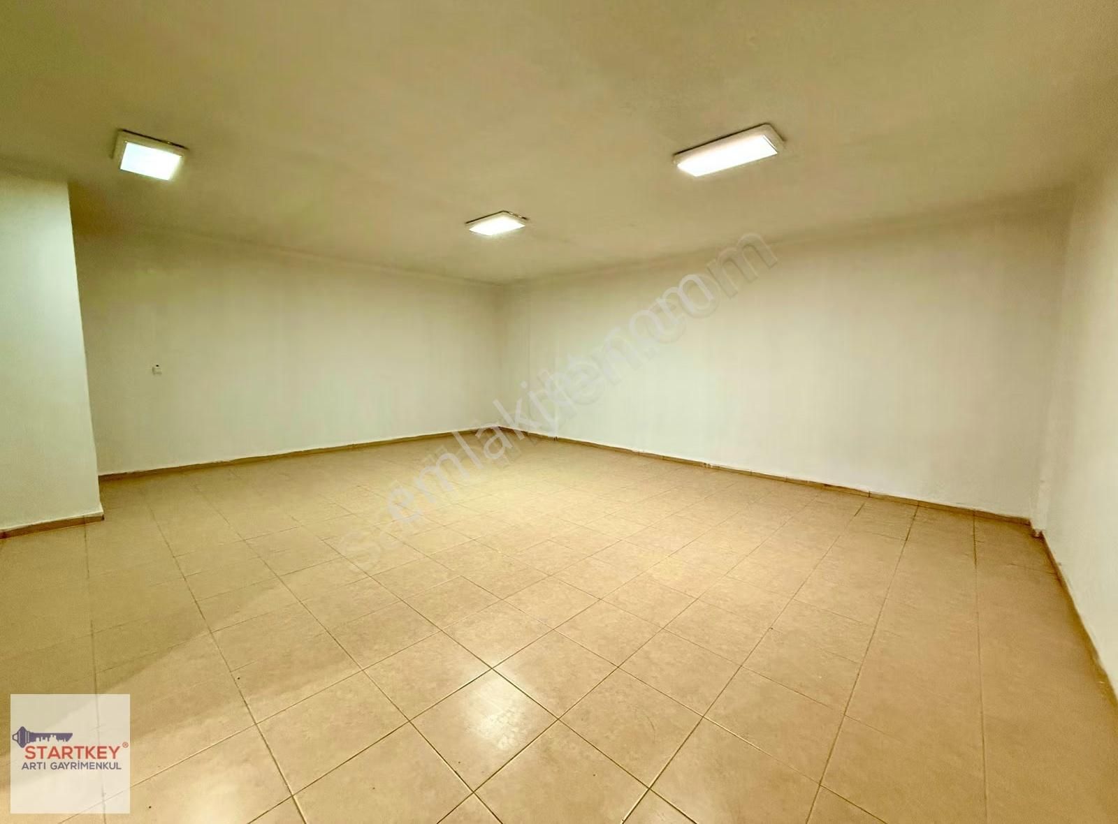 Tire İstasyon Caddesi Satılık Batar Katlı Geniş Cepheli Dükkan - Görsel 23