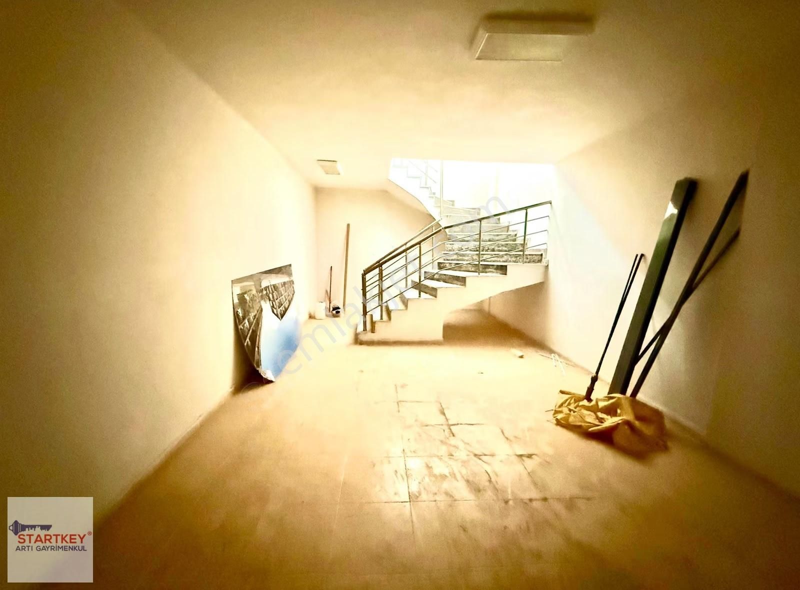 Tire İstasyon Caddesi Satılık Köşe Dükkan - Görsel 24