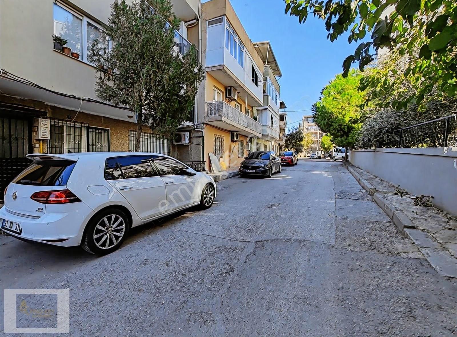 Bornova Osmangazide 2 Katlı Geniş Satılık Müstakil Ev - Görsel 14