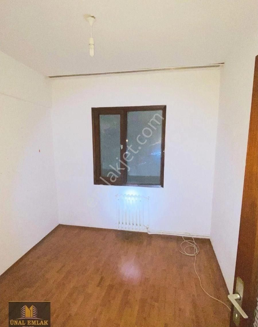 Ünal Emlak'tan Bandırma Hacıyusuf-vecihibey Cad.de 2+1 Kombili Ara Kat - Görsel 9