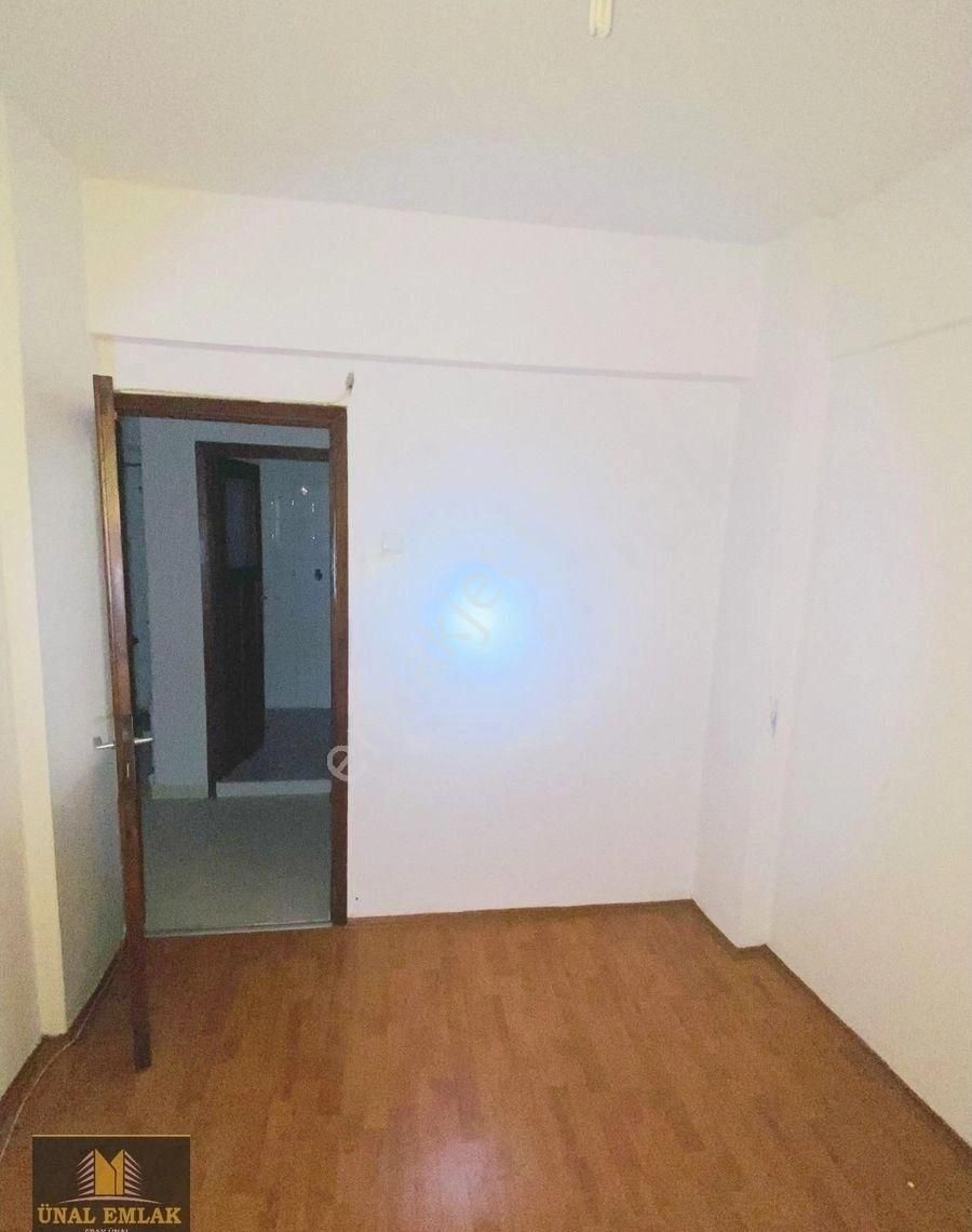 Ünal Emlak'tan Bandırma Hacıyusuf-vecihibey Cad.de 2+1 Kombili Ara Kat - Görsel 8
