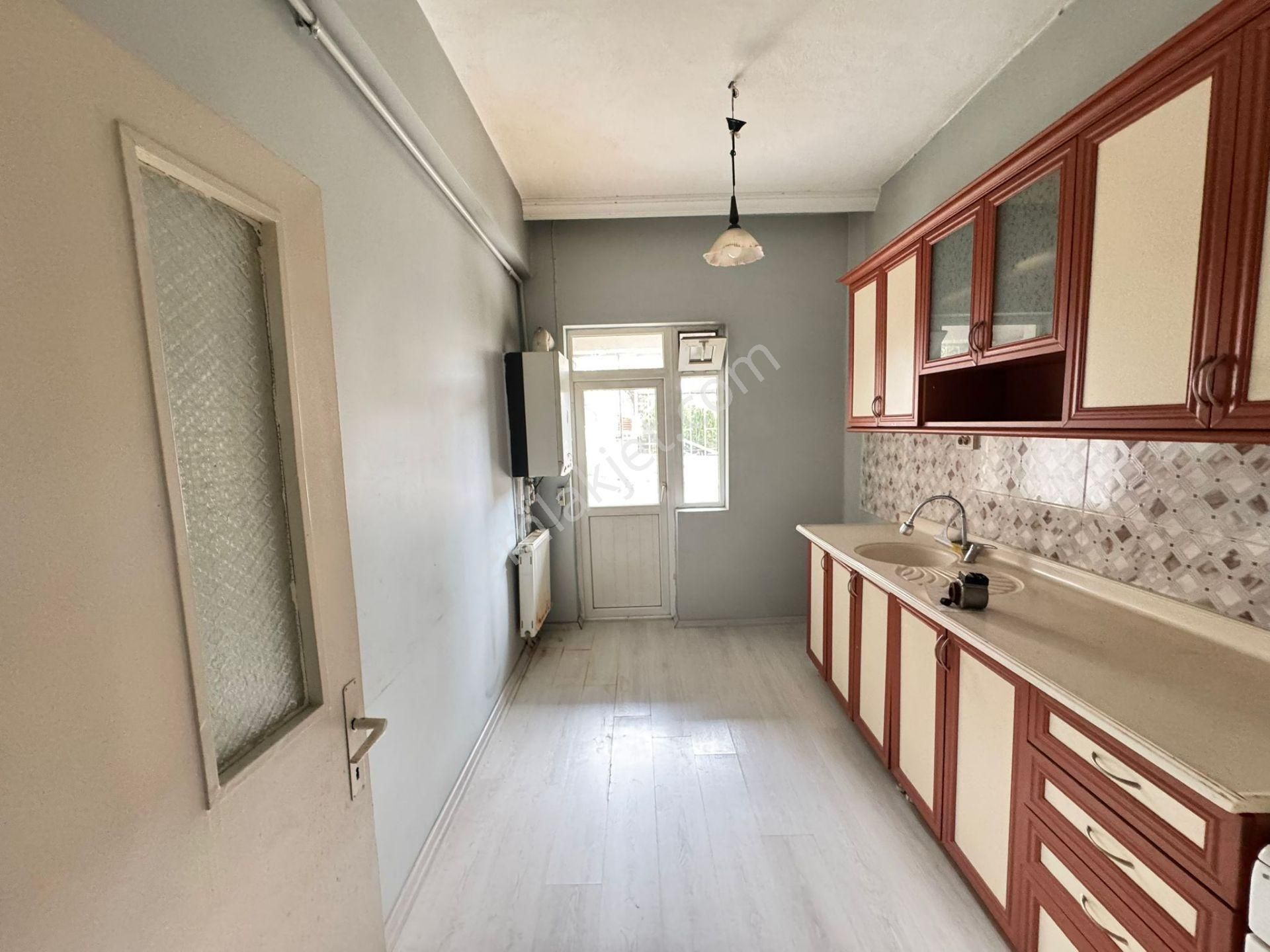 Gata Hastanesine Yürüme Mesafesi 3+1 Giriş Kat Bağımsız Temiz - Görsel 7