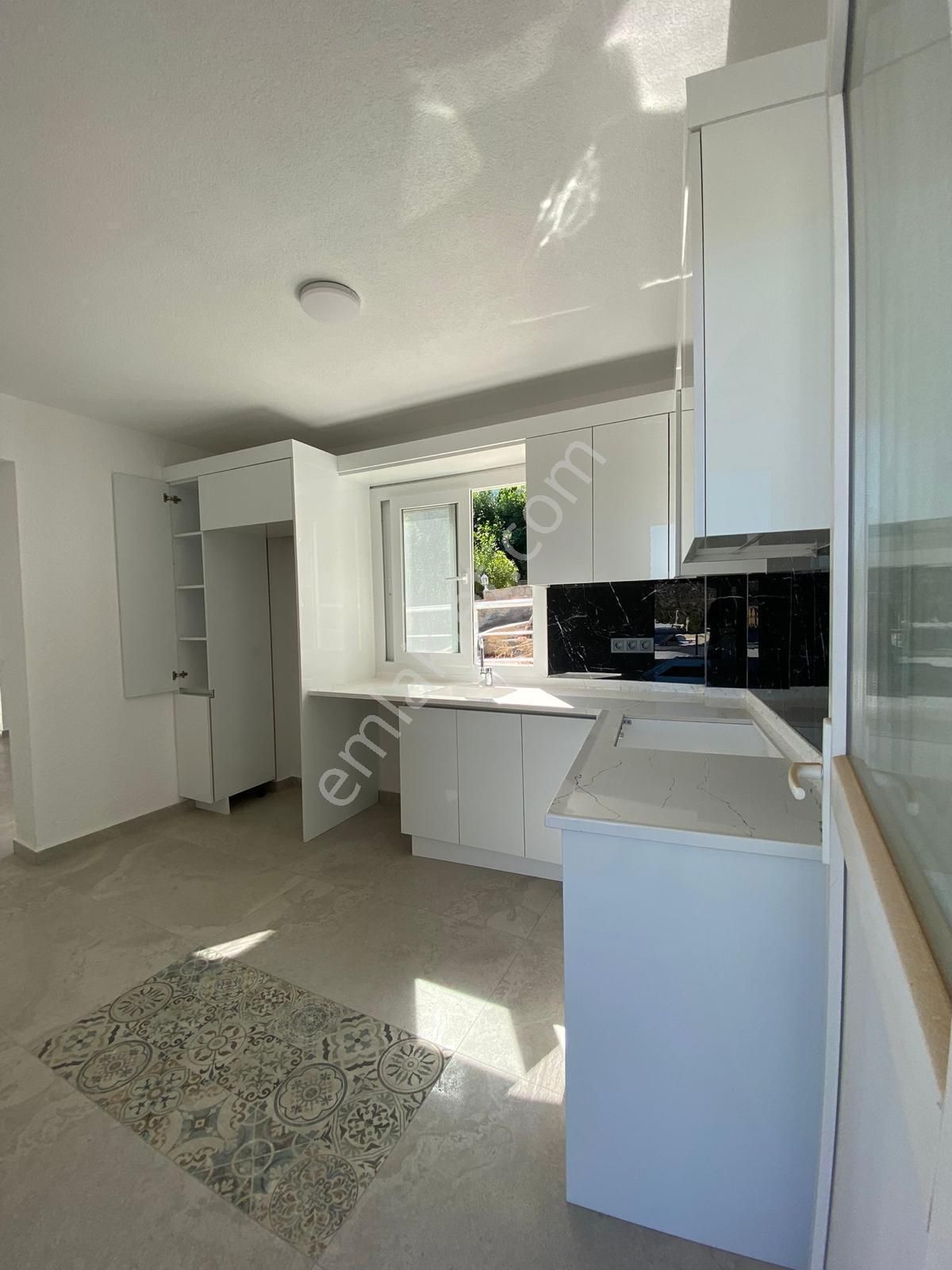 Gümüşlük Karakaya'da Özel Plajlı Satılık 2+1 Dubleks - Görsel 9