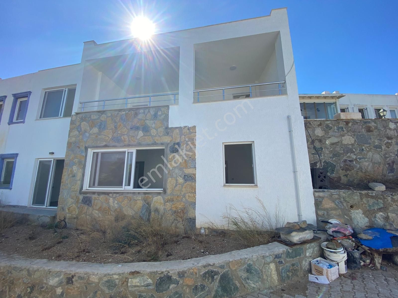 Gümüşlük Karakaya'da Özel Plajlı Satılık 2+1 Dubleks