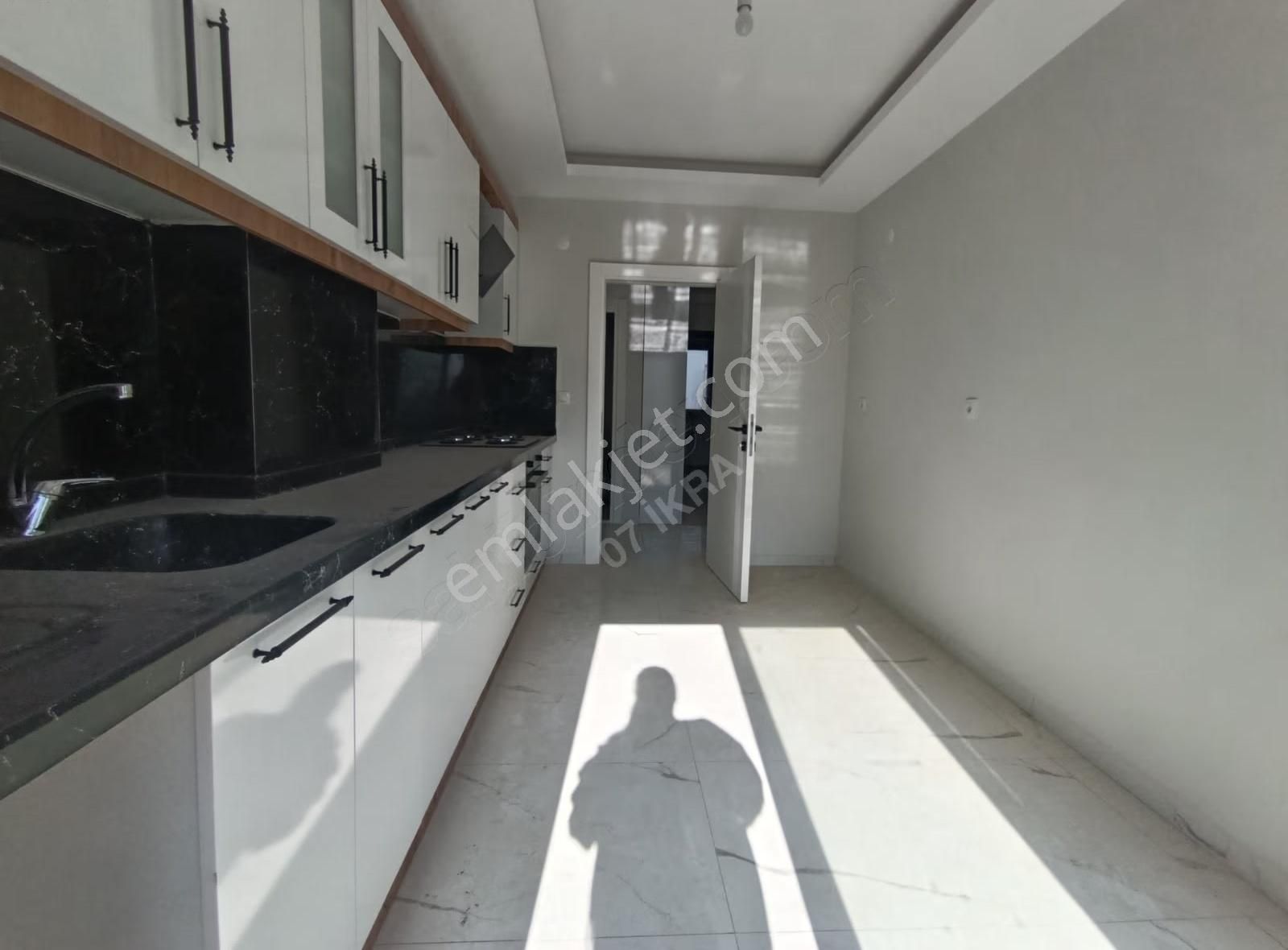 Fevzi Çakmak'ta Katta Tek 3+1 4 Cepheli, Çift Balkonlu Daire - Görsel 9