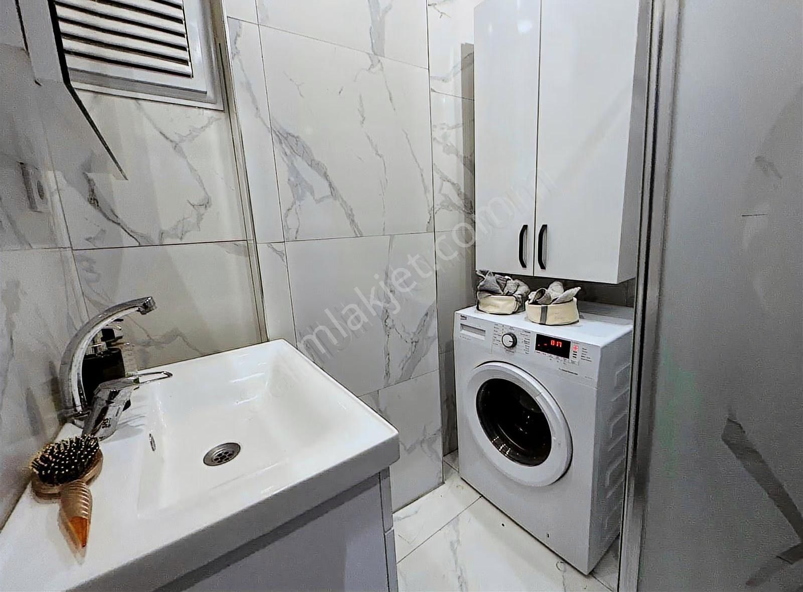 Kızılarıkta Esyalariyla Satilik 5 Yasinda Daire - Görsel 3