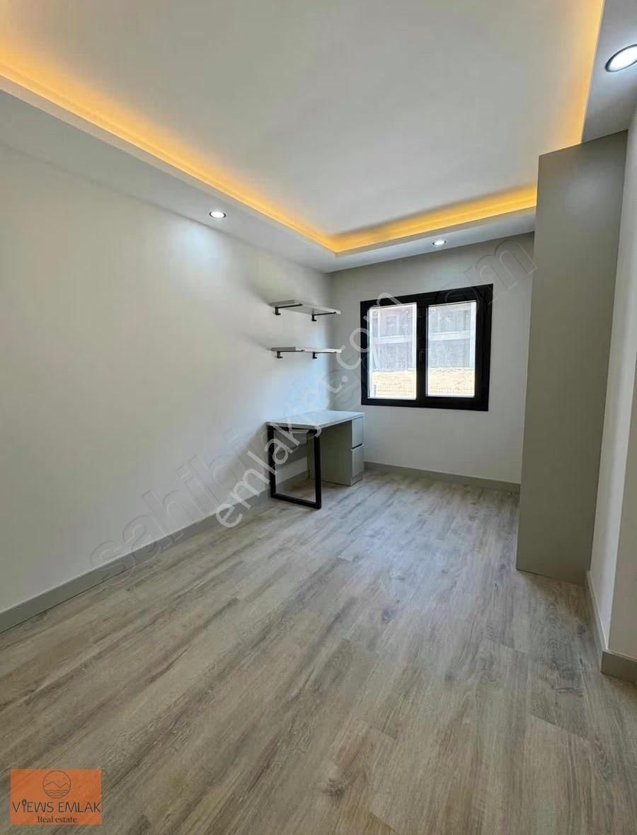 Kuşadasında 2+1 Geniş Kullanıml Havuzlu Sitede Sıfır Daire - Görsel 9