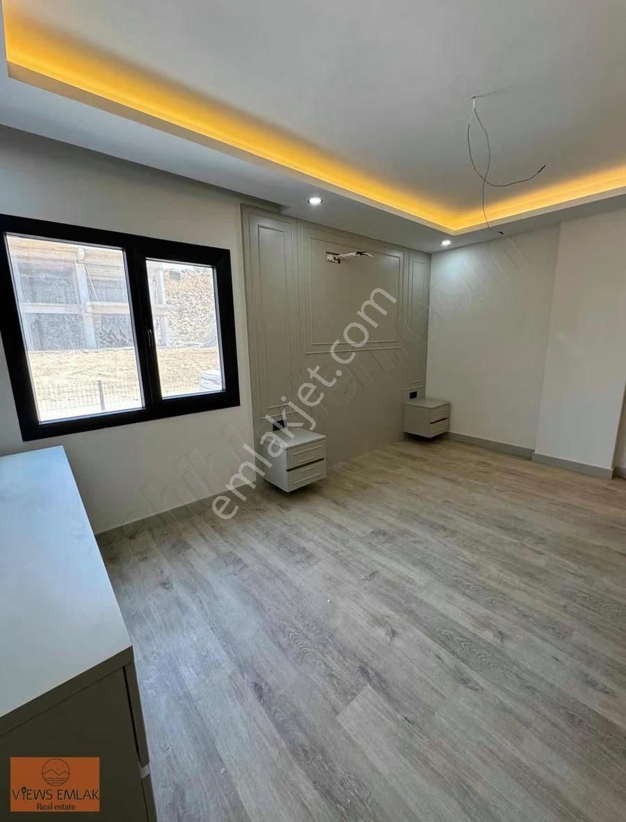 Kuşadasında 2+1 Geniş Kullanıml Havuzlu Sitede Sıfır Daire - Görsel 18
