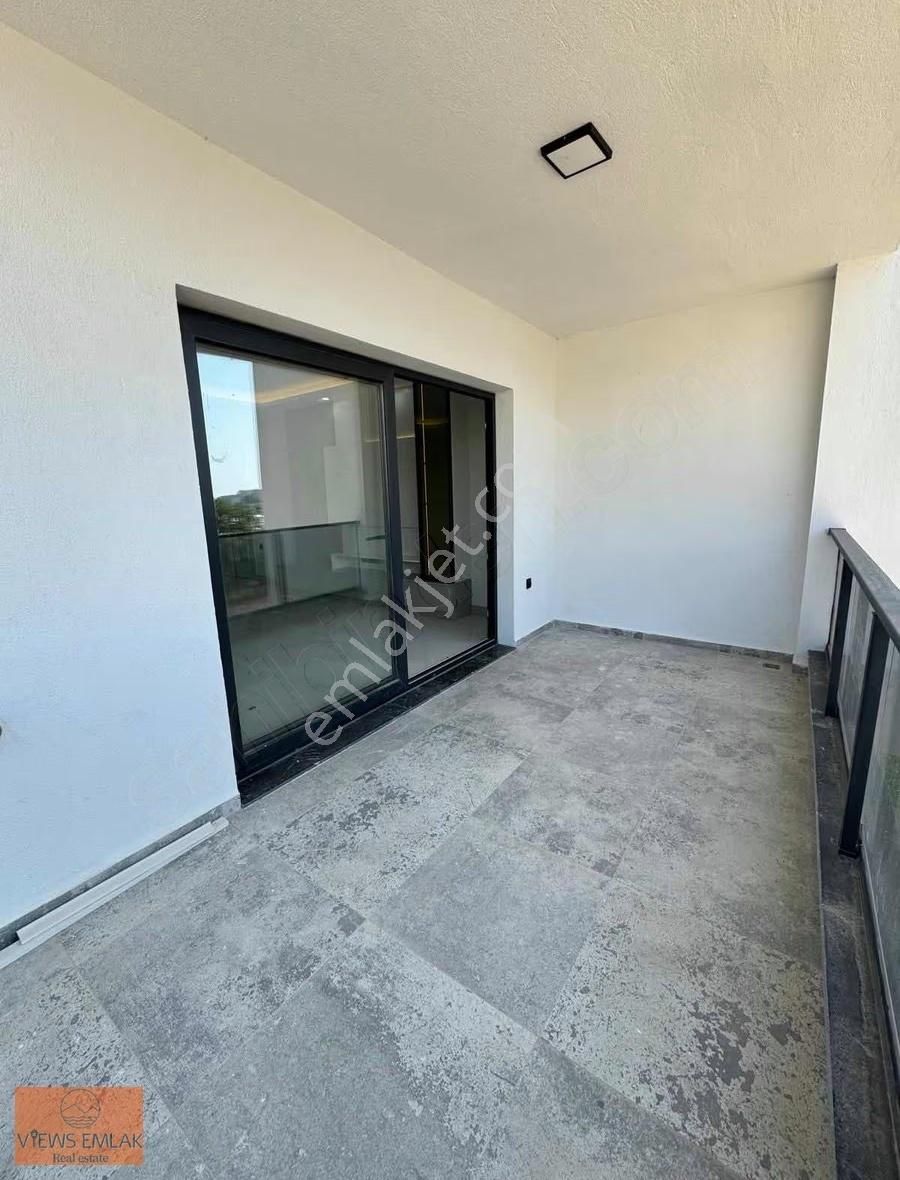 Kuşadasında 2+1 Geniş Kullanıml Havuzlu Sitede Sıfır Daire - Görsel 21