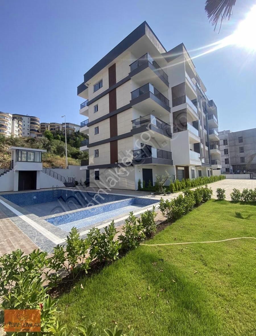 Kuşadasında 2+1 Geniş Kullanıml Havuzlu Sitede Sıfır Daire - Görsel 3