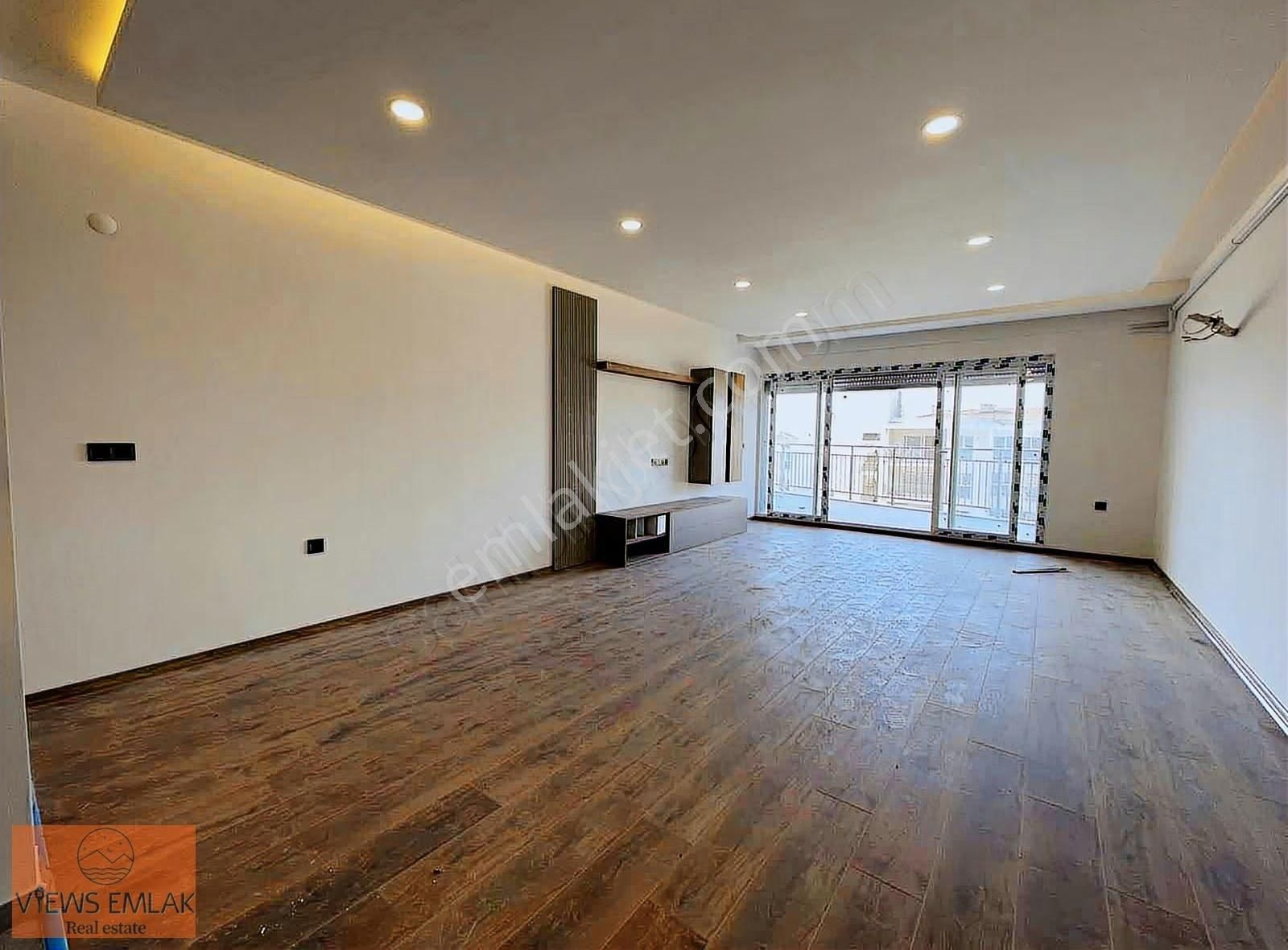 Kuşadasında Havuzlu Sitede Kapalı Mutfaklı 3+1 Ara Kat Daire - Görsel 26