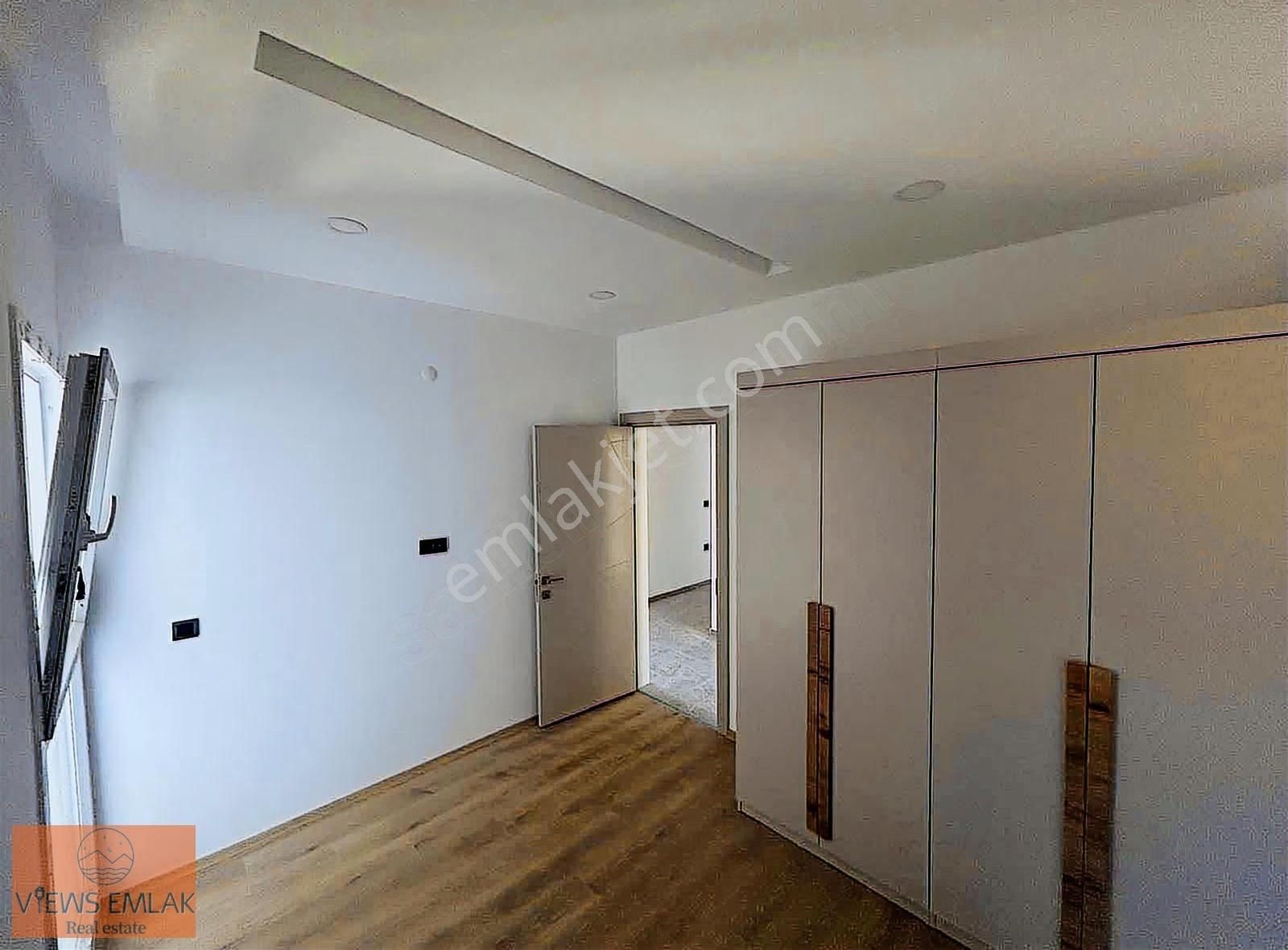 Kuşadasında Havuzlu Sitede Kapalı Mutfaklı 3+1 Ara Kat Daire - Görsel 7