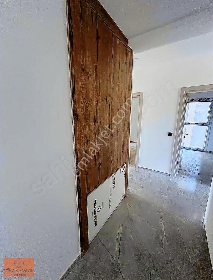 Kuşadasında Havuzlu Sitede Kapalı Mutfaklı 3+1 Ara Kat Daire - Görsel 2