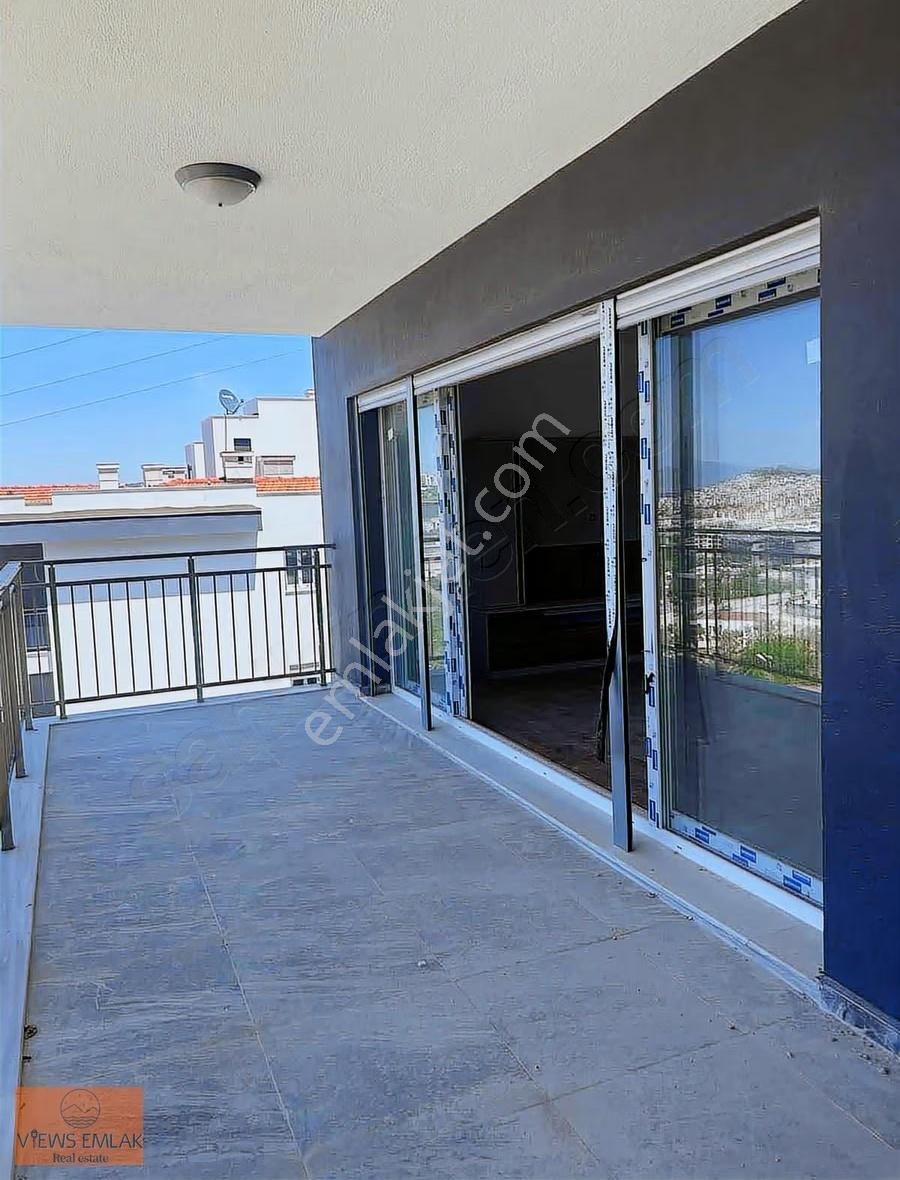 Kuşadasında Havuzlu Sitede Kapalı Mutfaklı 3+1 Ara Kat Daire - Görsel 18